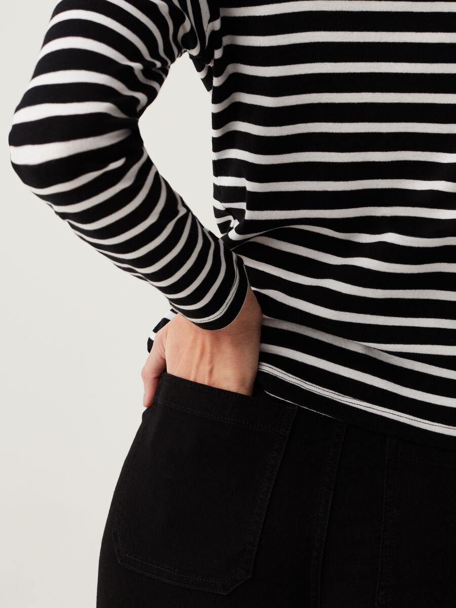 Long-sleeved striped T-shirt_3