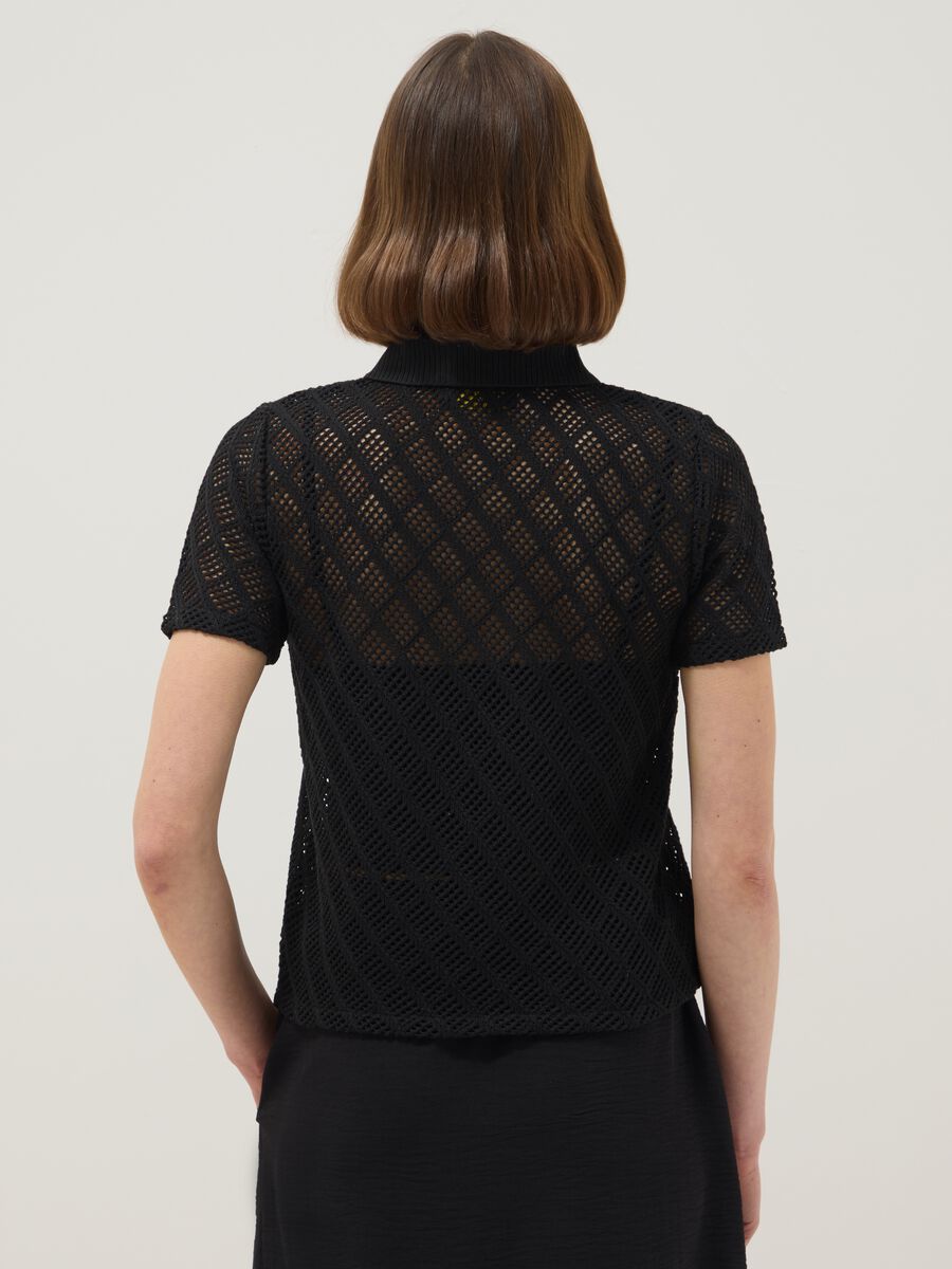 Black regular fit polo with mesh texture_2