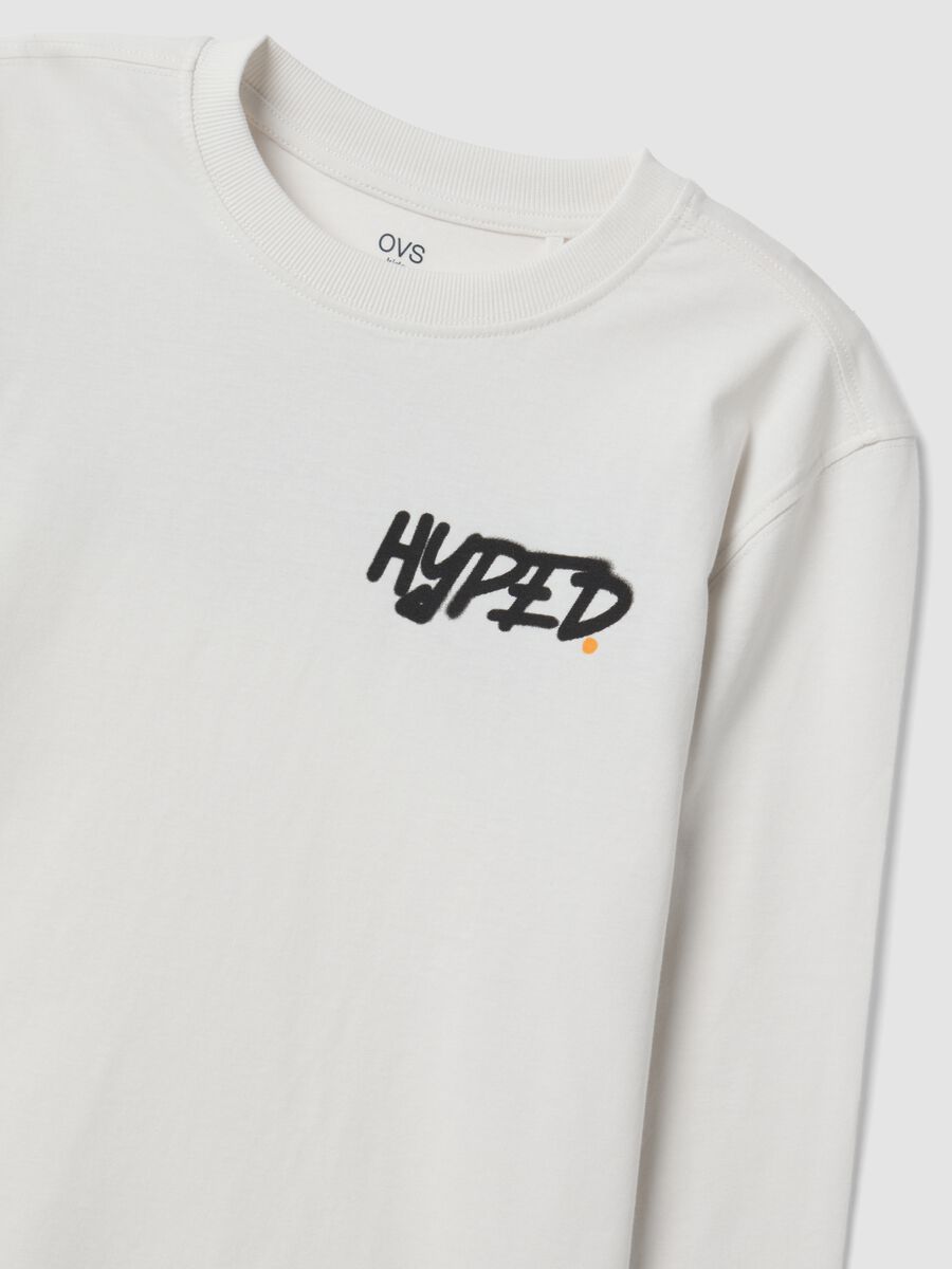 White pure organic cotton T-shirt with "Hyped" print for boys_4
