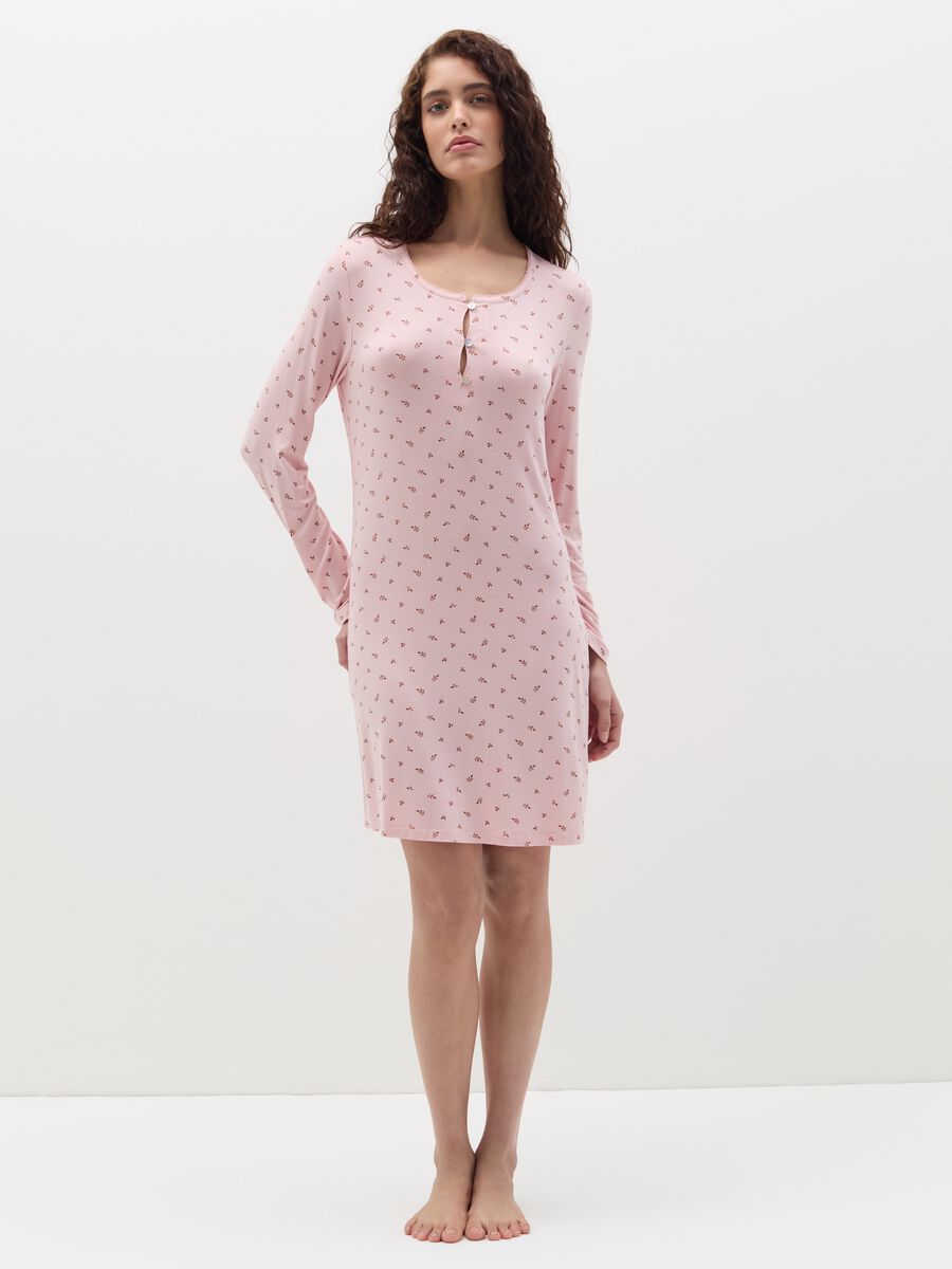 Nightdress with granddad neckline_0