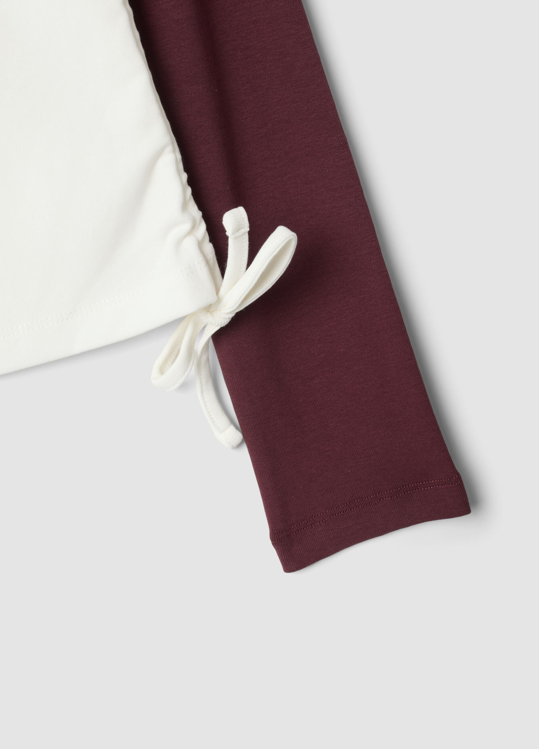 T-shirt bianca in cotone elasticizzato girocollo