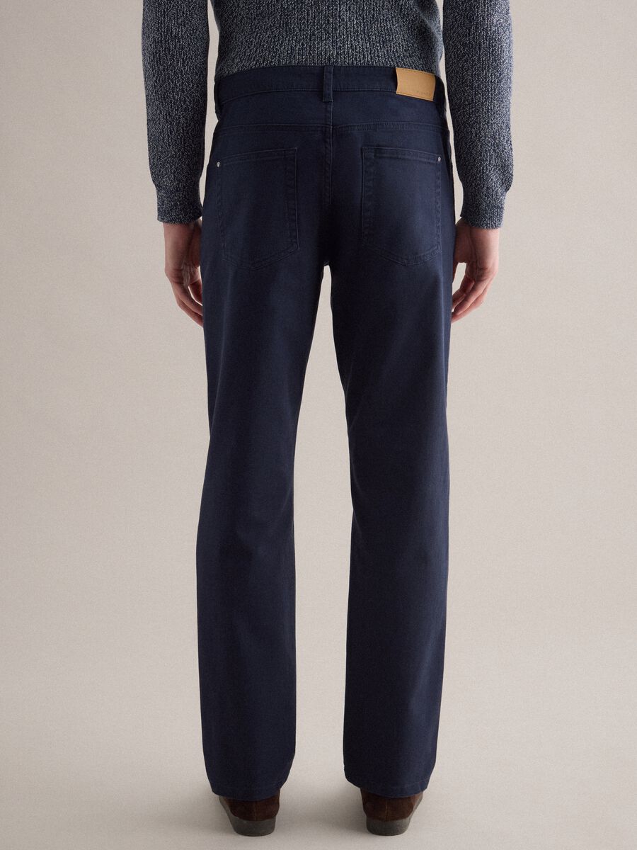 Pantaloni in twill elasticizzato blu regular fit_2