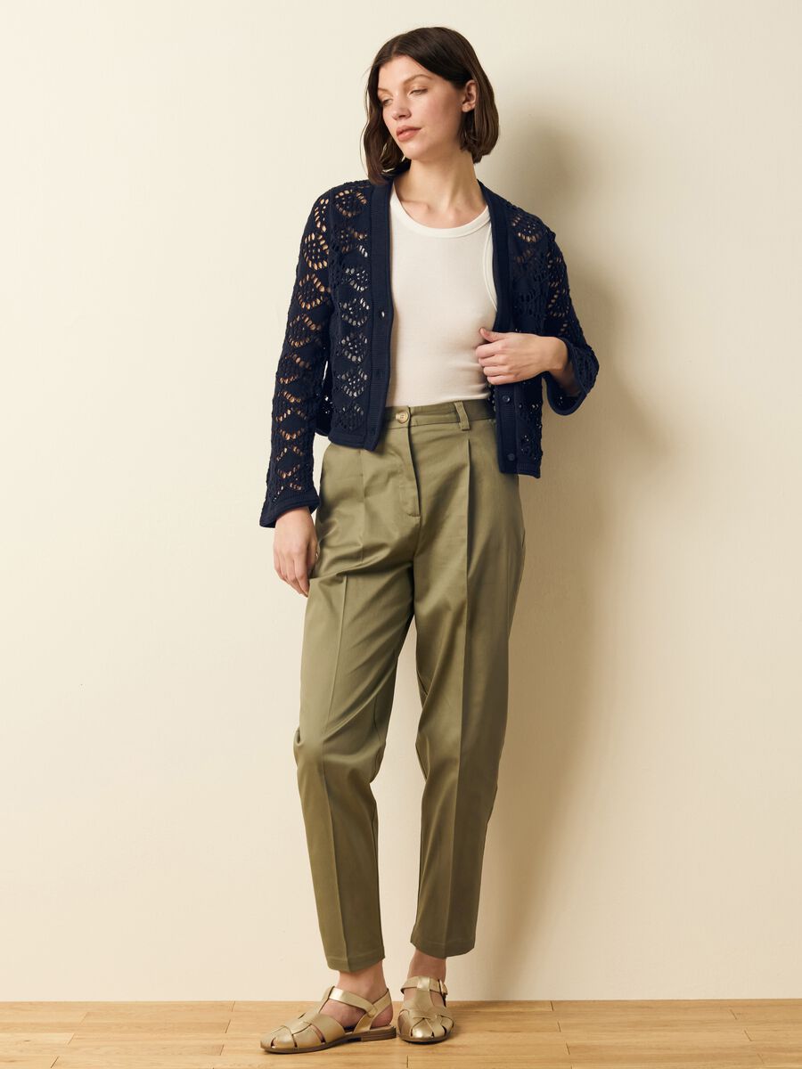 Crochet cardigan with V neck_1