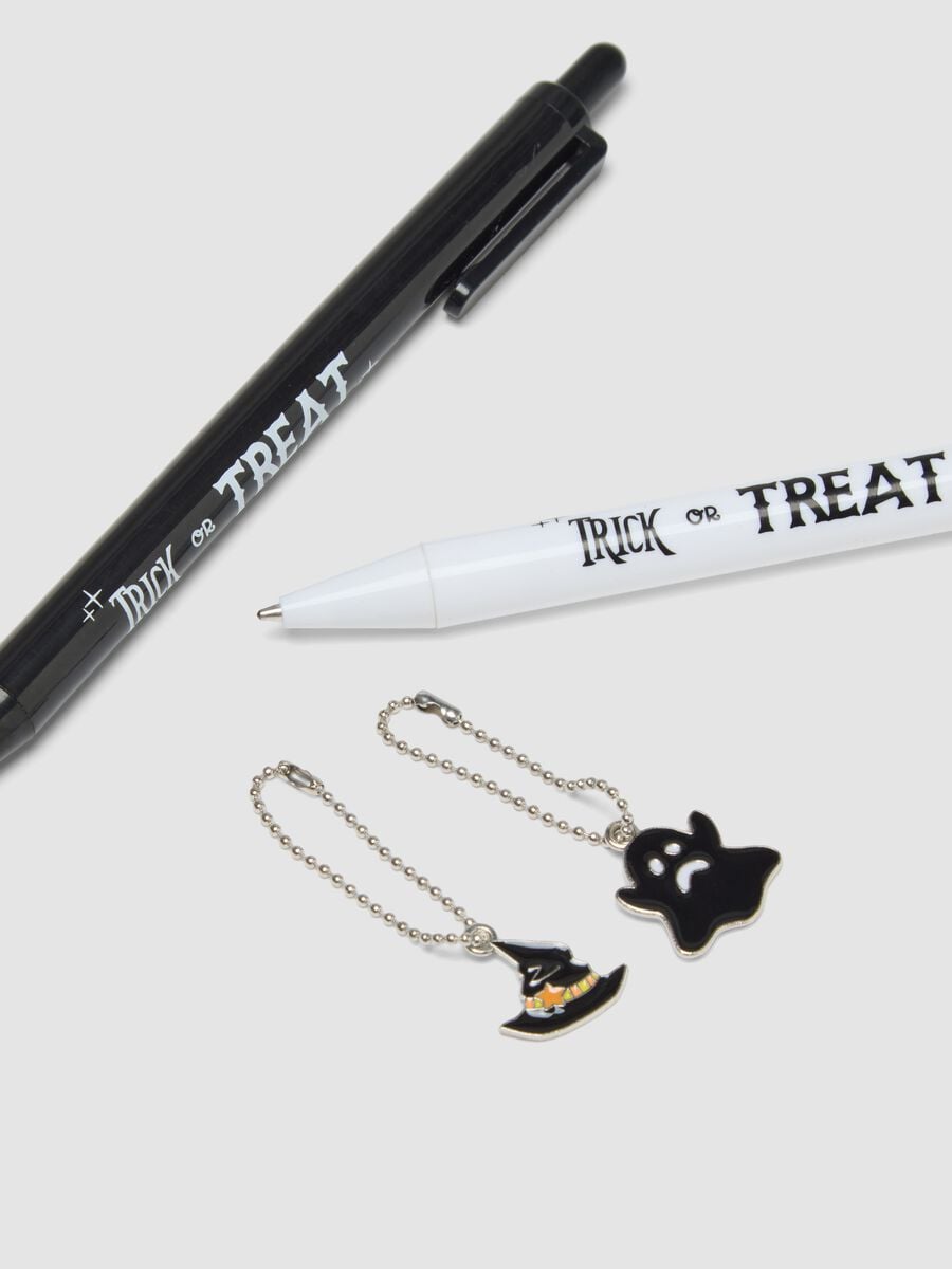 Set di penne bianco e nero con ciondoli Halloween_2