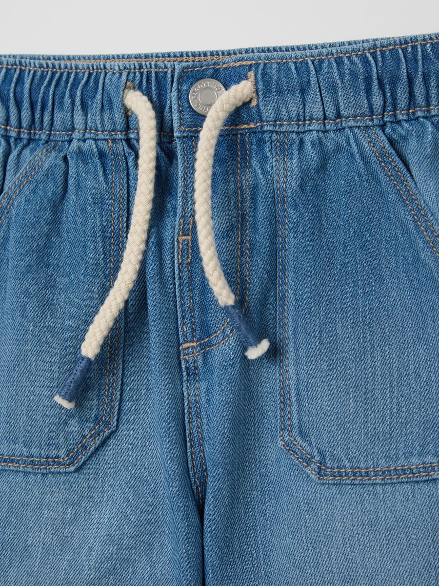Denim Bermuda shorts with pockets and drawstring_2