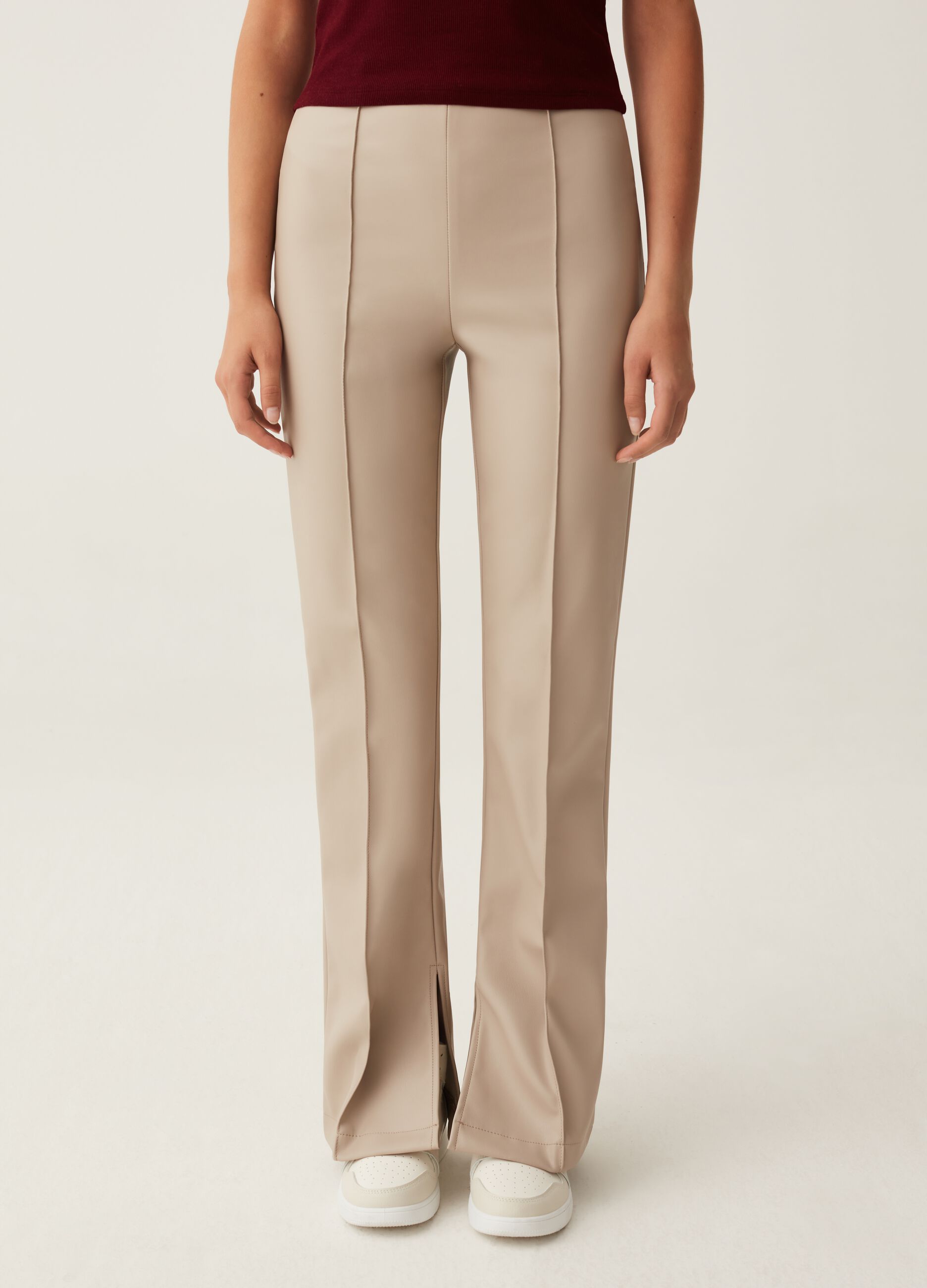 Pantaloni flare fit effetto lucido_3
