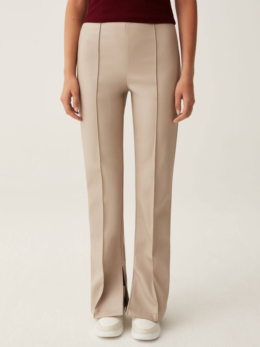 Pantaloni flare fit effetto lucido_3