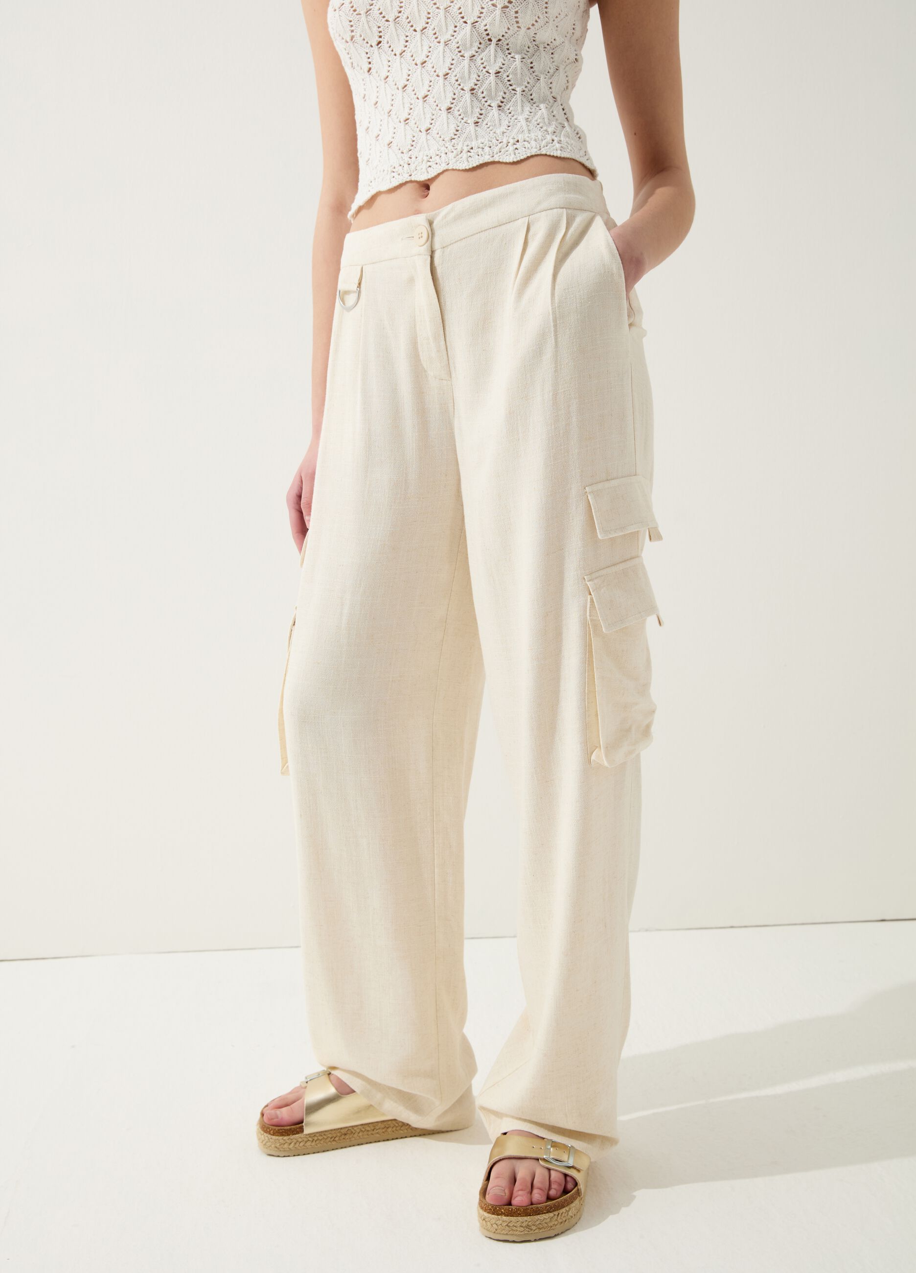 Wide-leg cargo trousers with darts