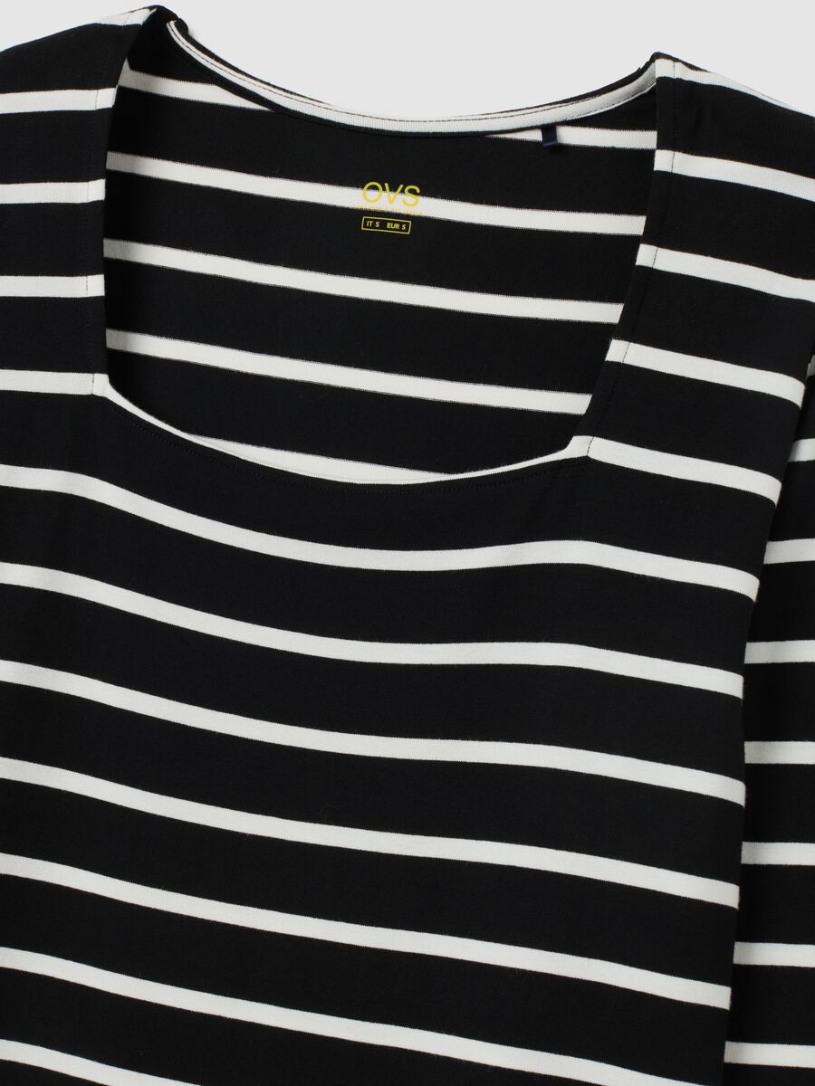 Black and white striped crew neck jumper_1