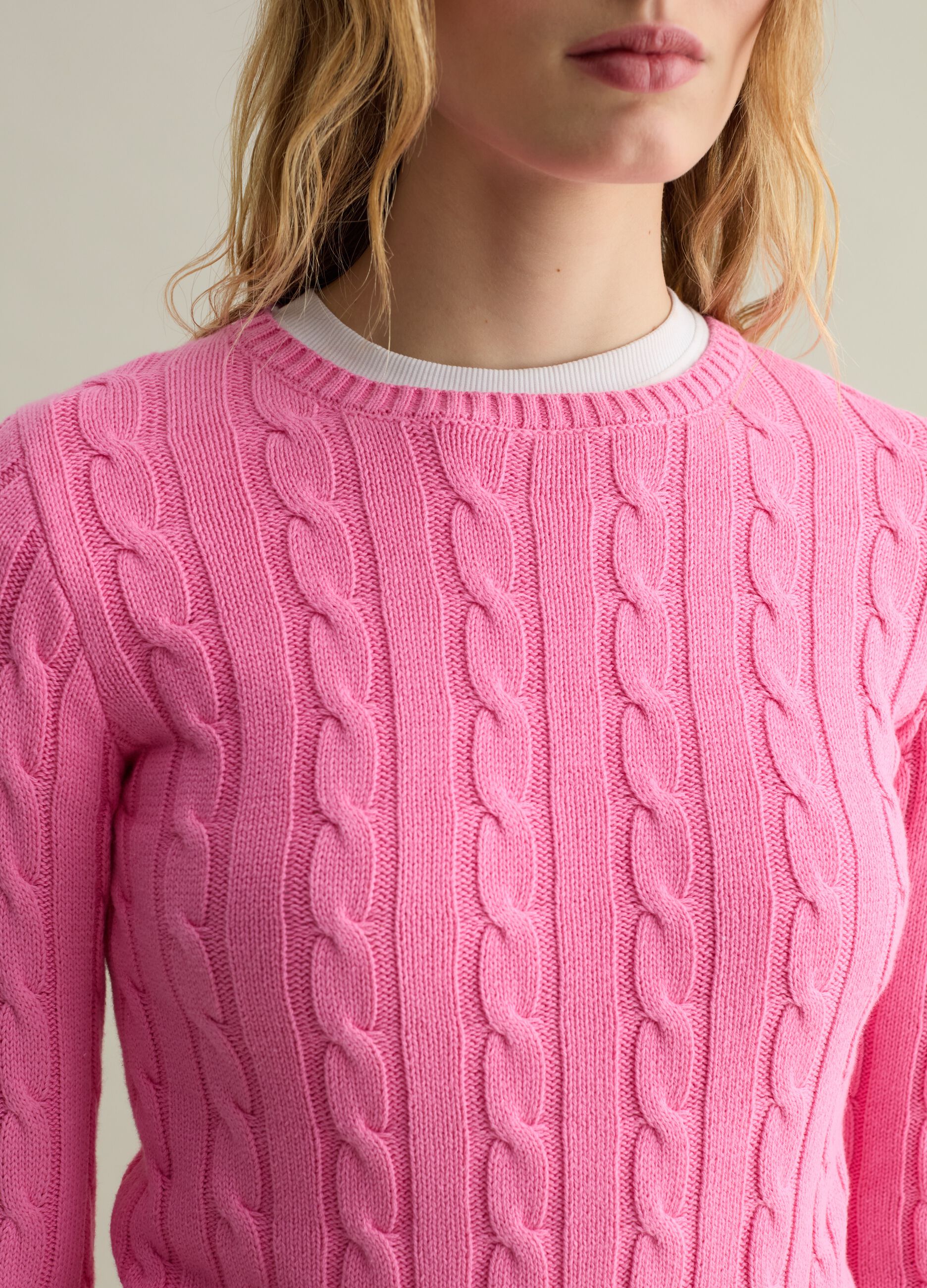 Ribbed pullover with cable-knit design
