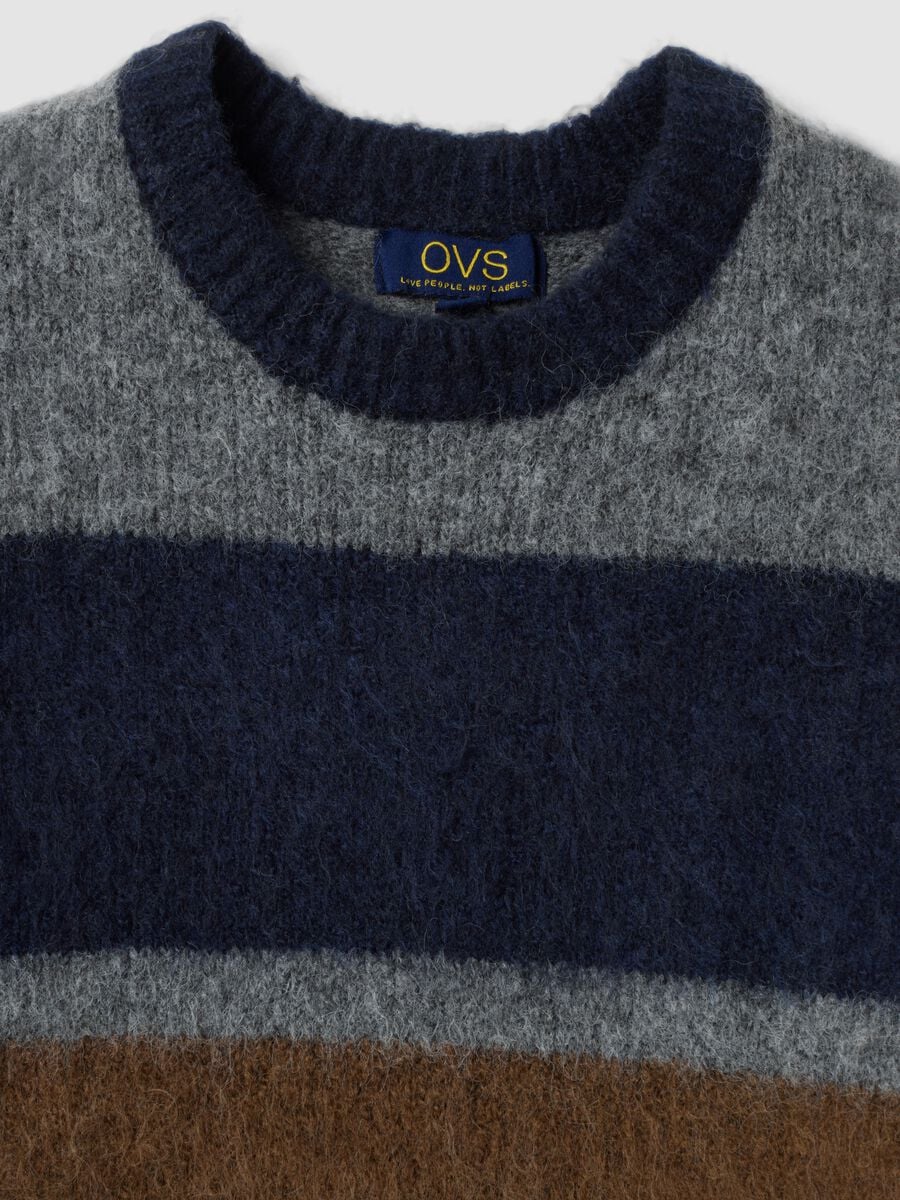 Maglione grigio in lana elasticizzata a righe con girocollo regular fit_1