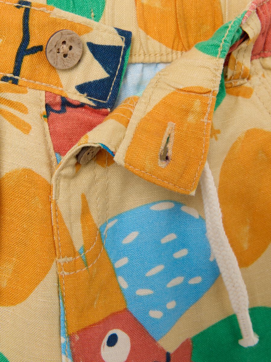 Multicoloured viscose and linen blend children's shorts regular fit with tropical print_2