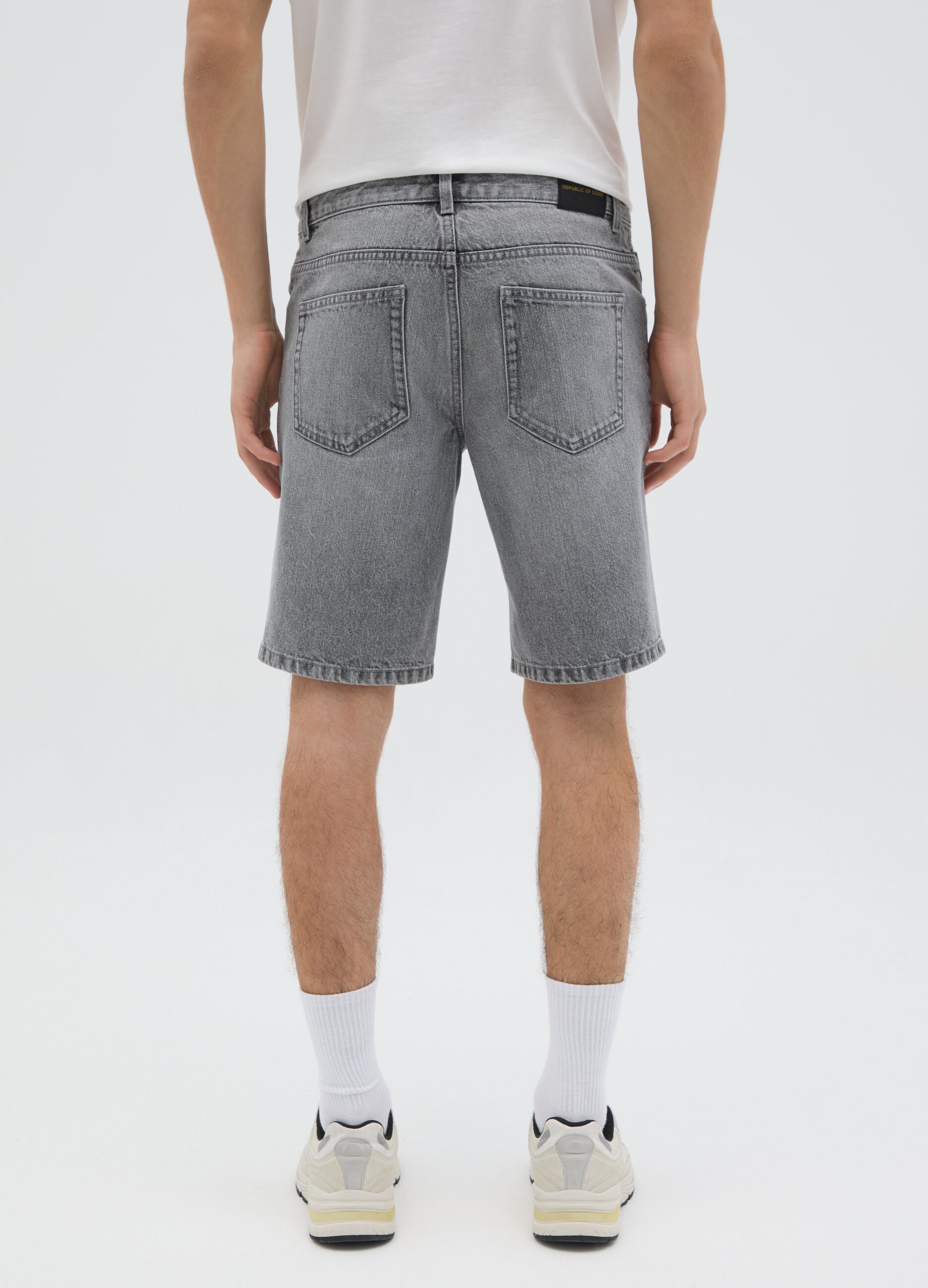 Shorts da uomo in puro cotone grigio slim fit