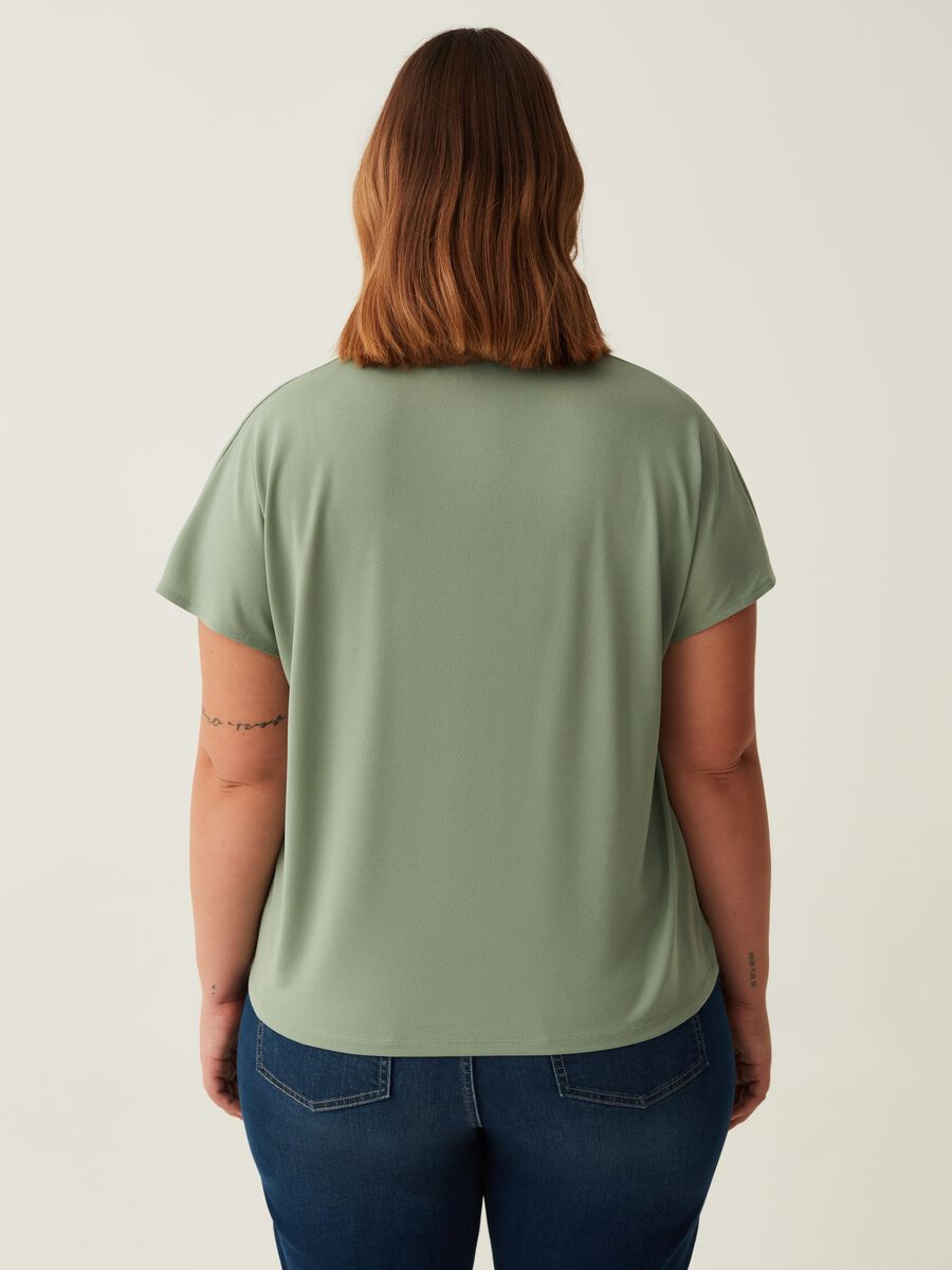 T-shirt con scollo a V Curvy_2