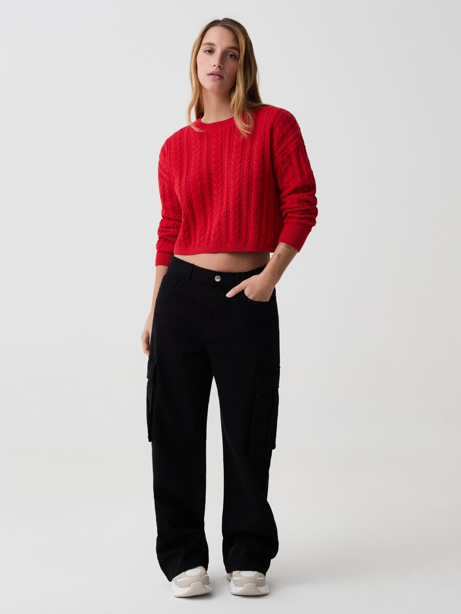 Crop pullover with cable-knit design_1