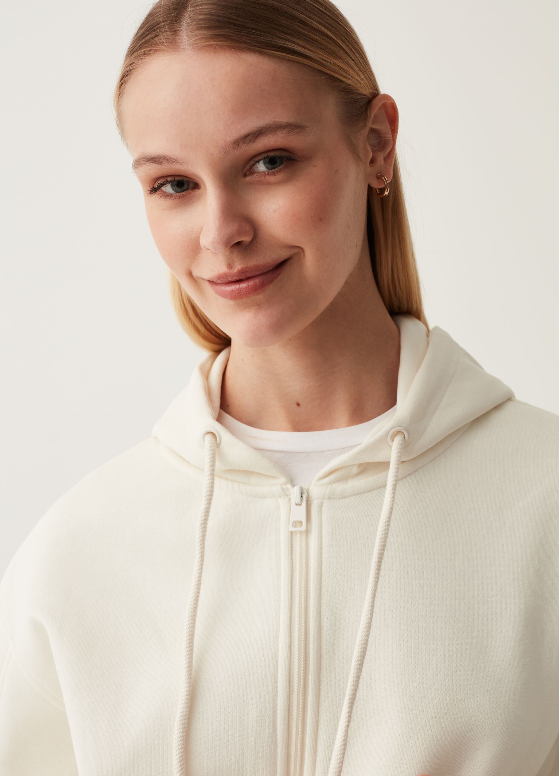 Full-zip in felpa con cappuccio_1