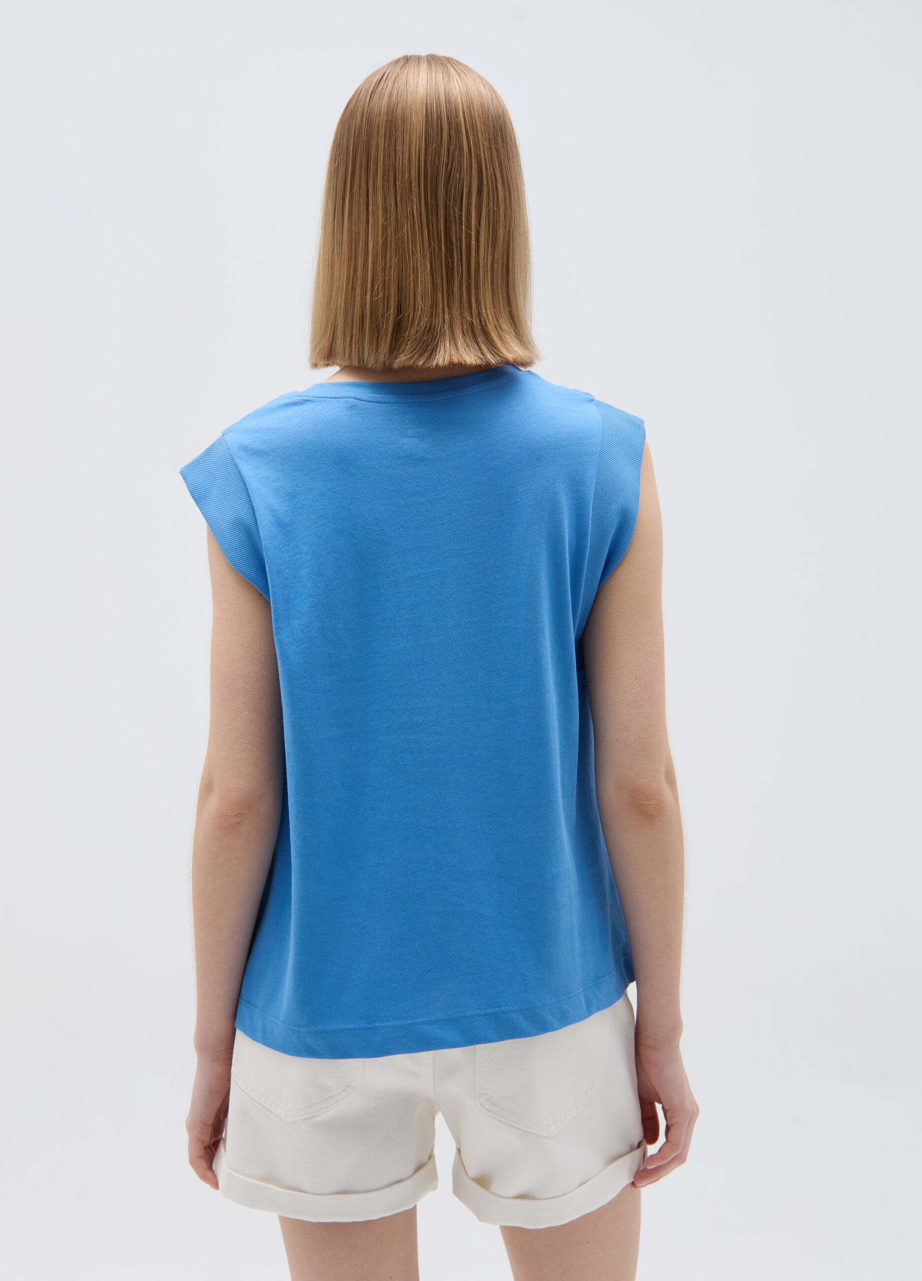 Relaxed-fit sleeveless T-shirt