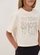 T-shirt beige in puro cotone con collo a costine e scritta frontale_1