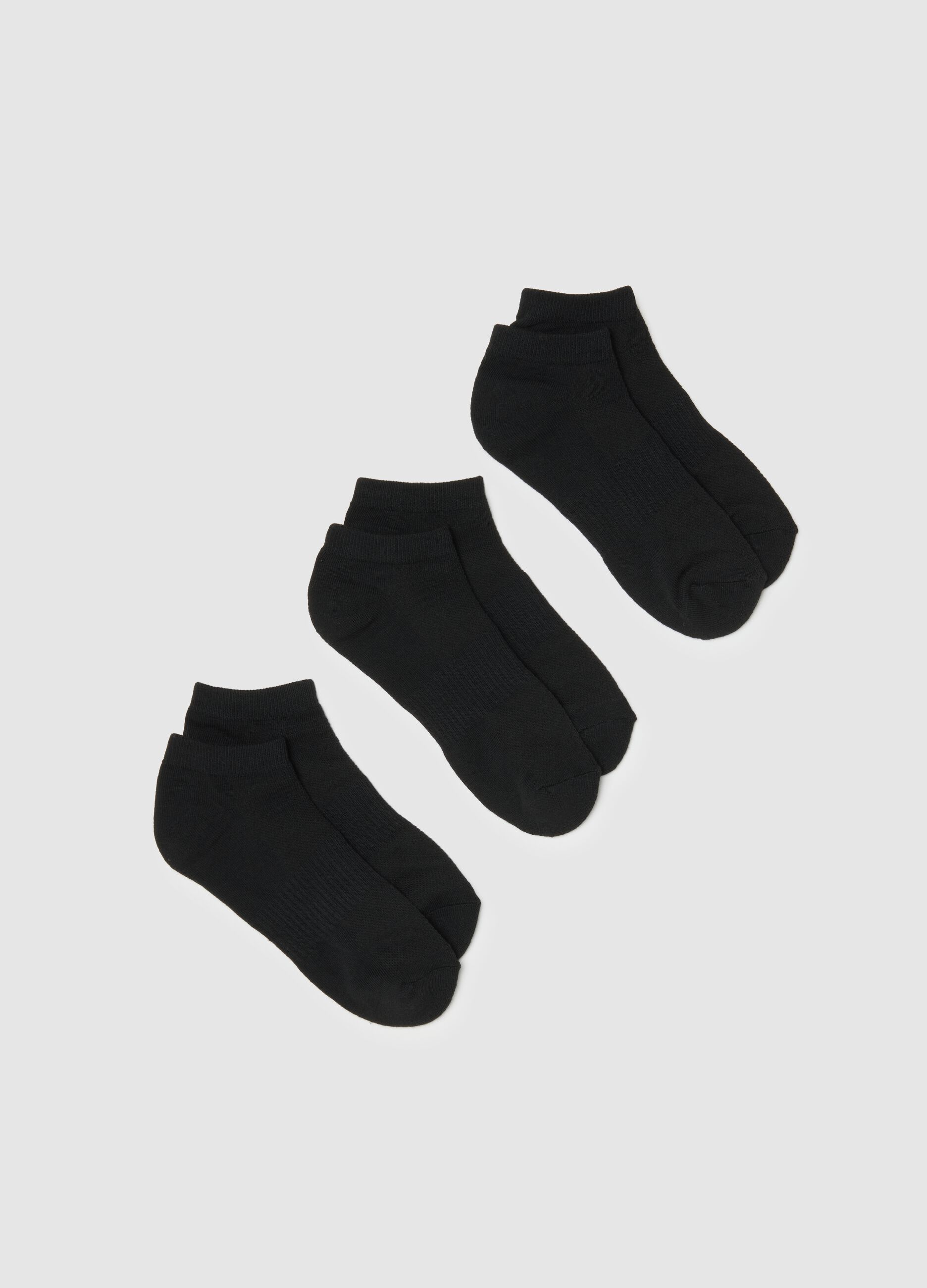 Three-pack ankle black sports socks