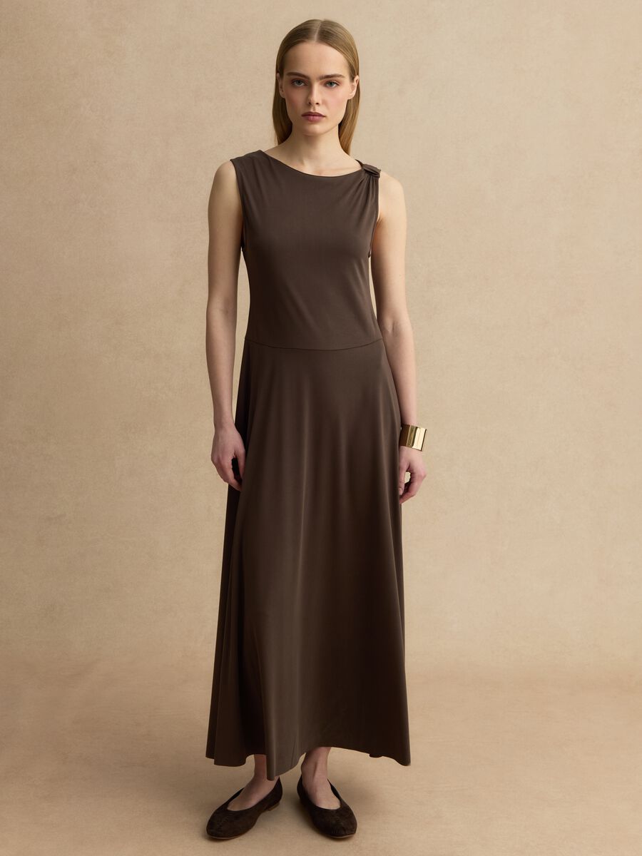 Abito lungo marrone in misto viscosa Fitted_1