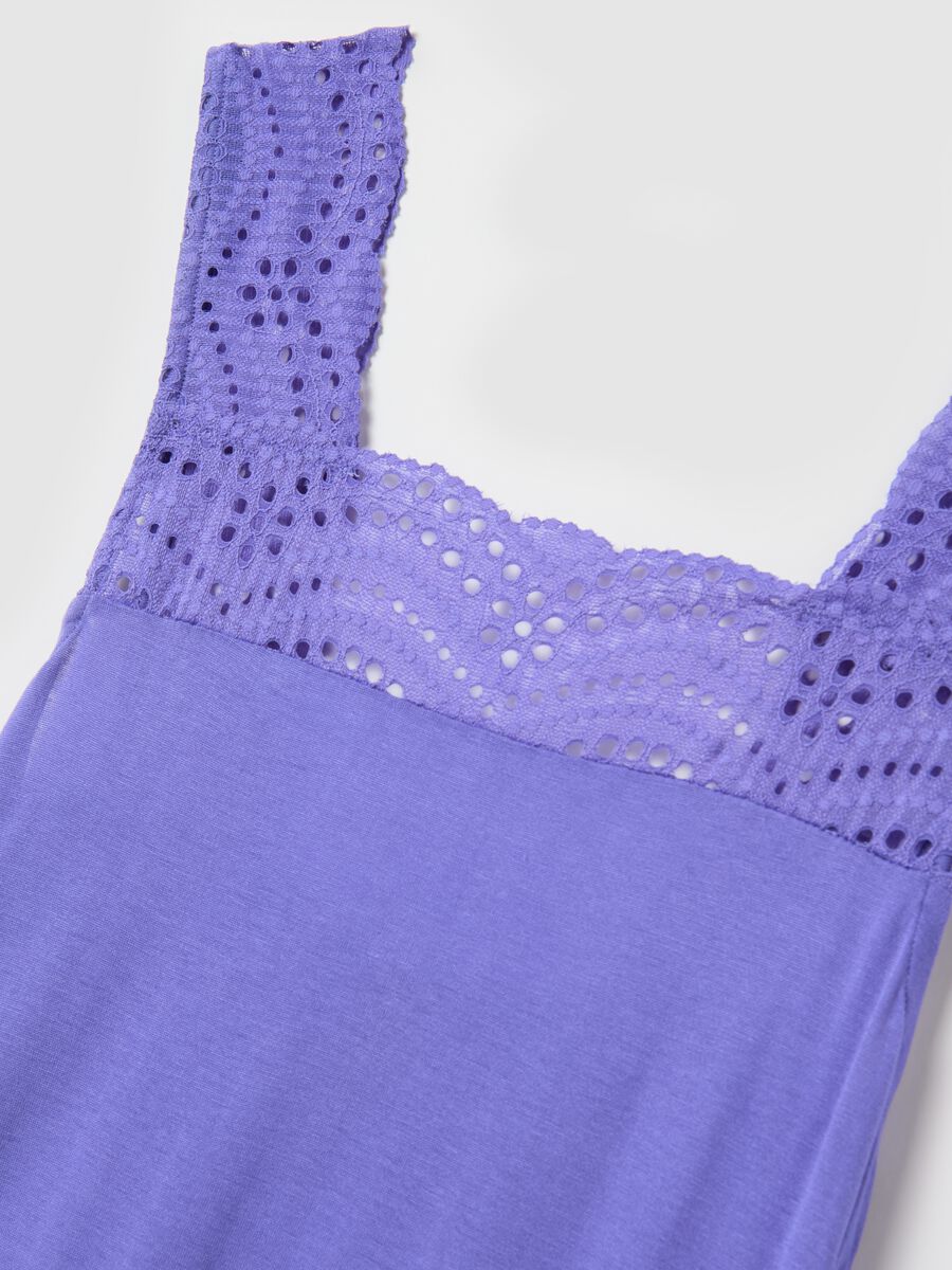 Nightdress in broderie anglaise lace_5