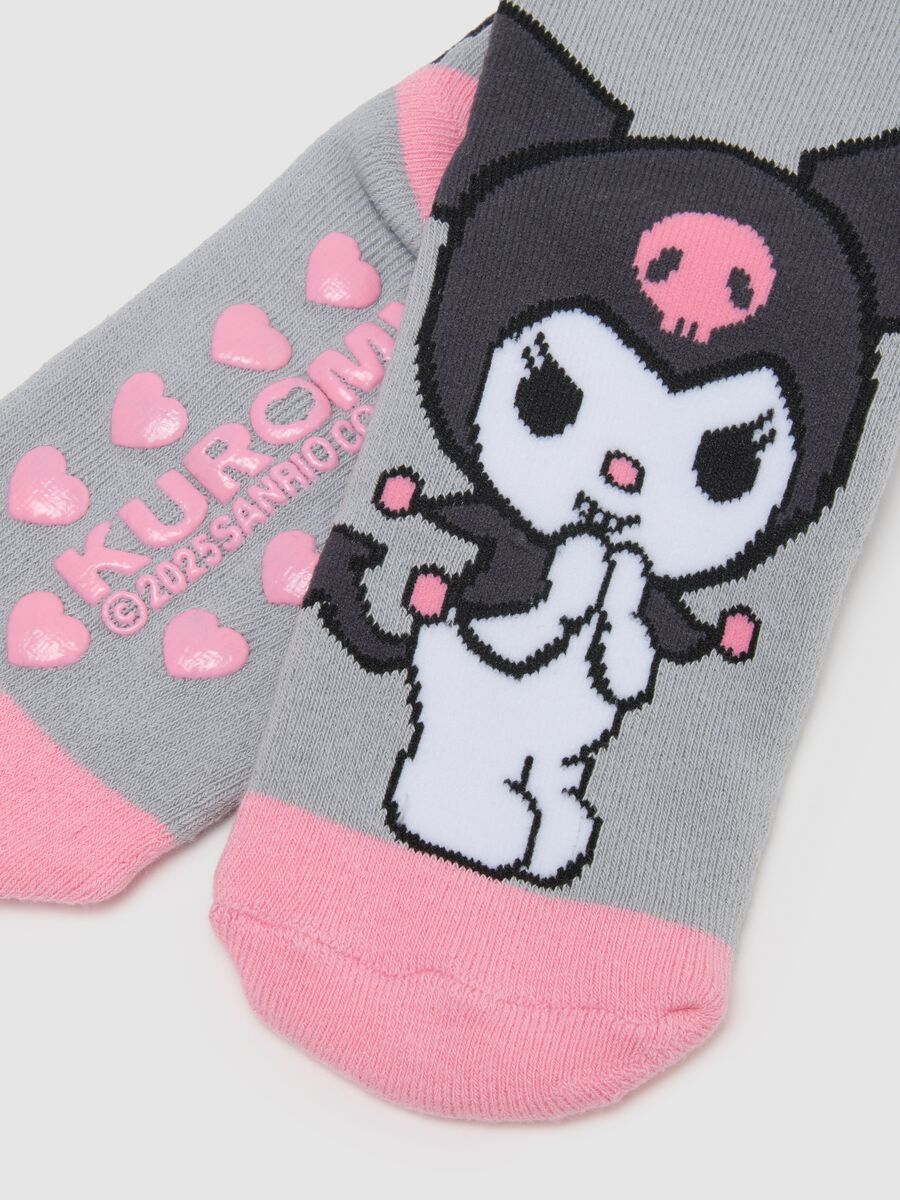 Calze antiscivolo da bambina in cotone grigi con Kuromi_2