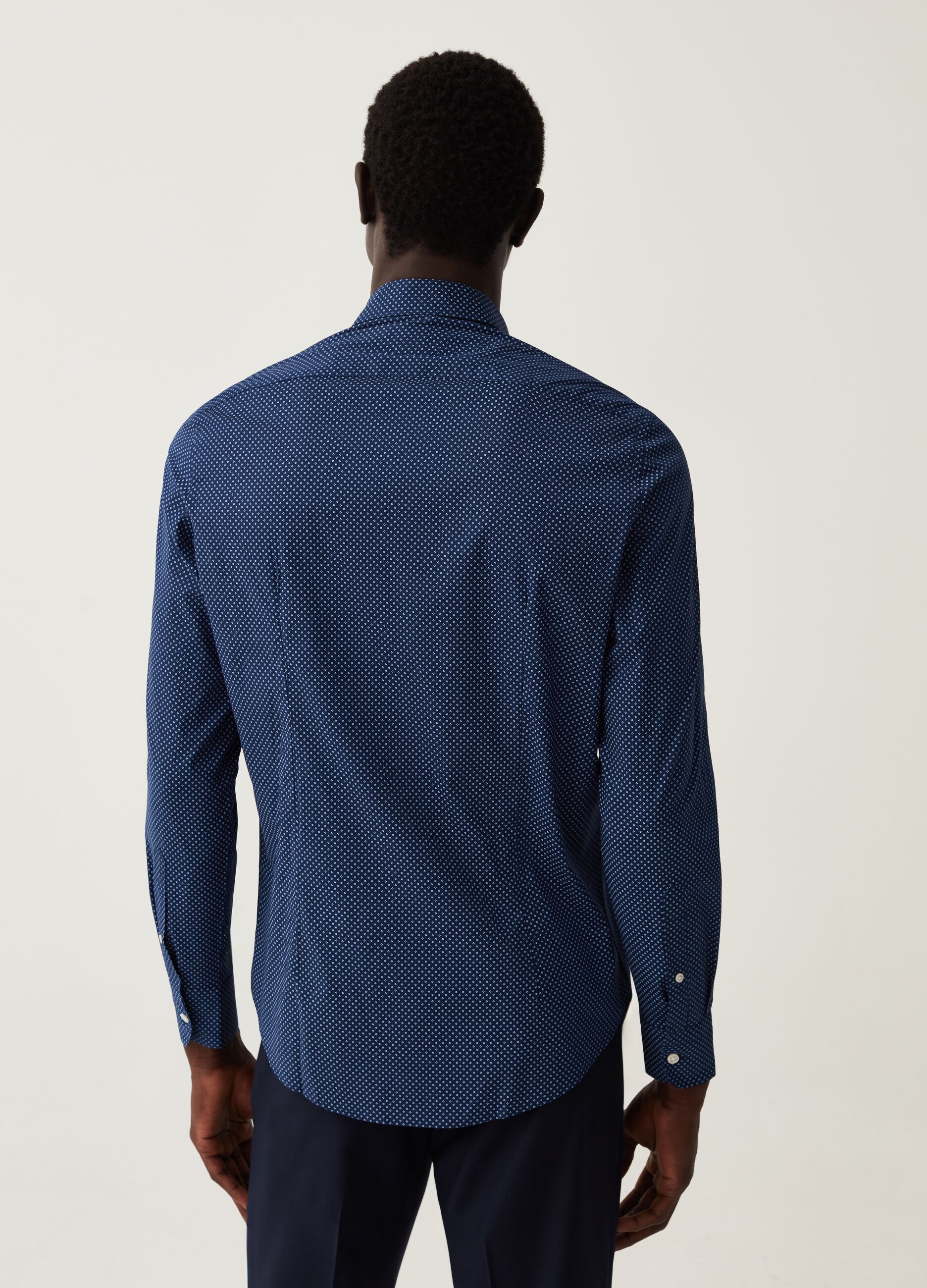 Camicia slim fit con micro fantasia_2