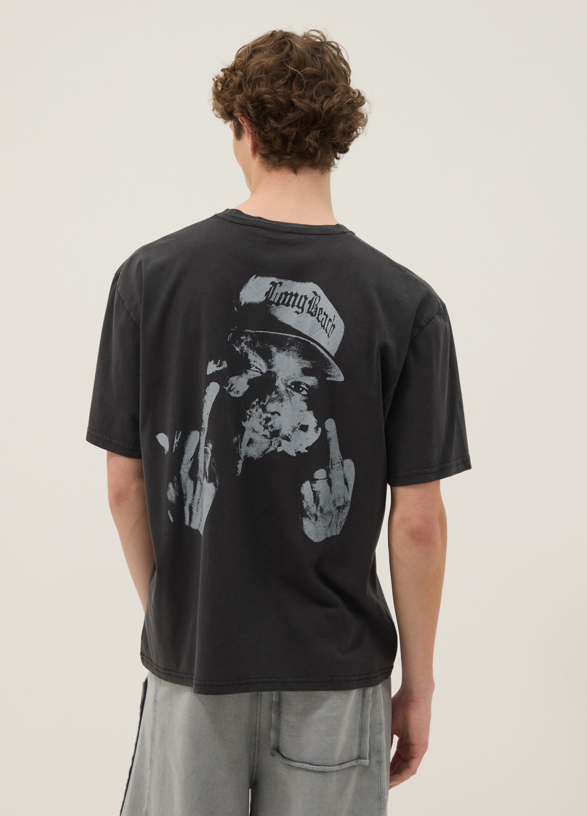 T-shirt nera con scritta Snoop Dogg in puro cotone relaxed fit