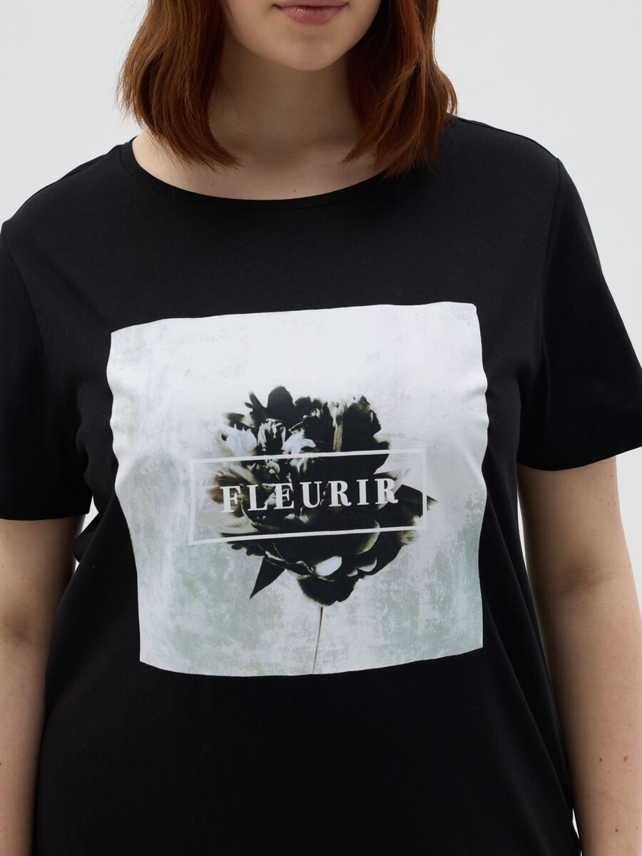 Curvy black short-sleeved T-shirt in cotton_3