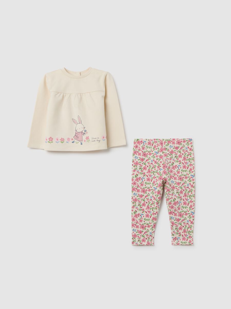 Completo da bambina in misto cotone beige con stampa_0