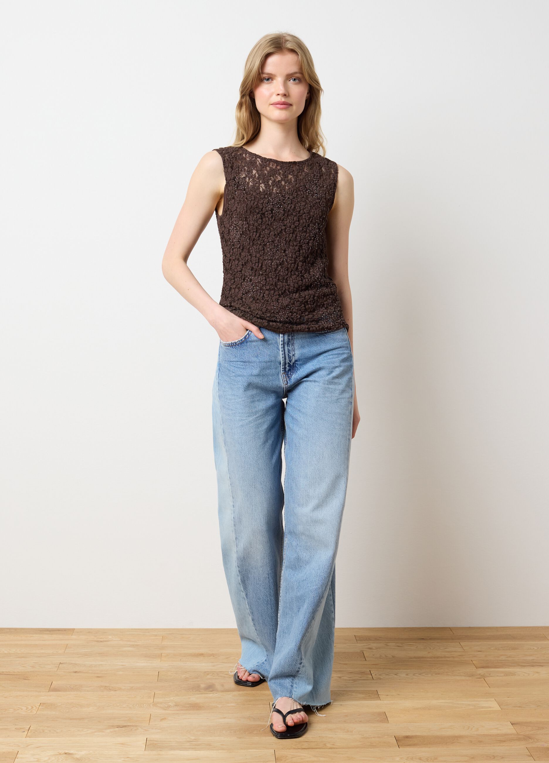Women's sleeveless brown cotton blend fitted top