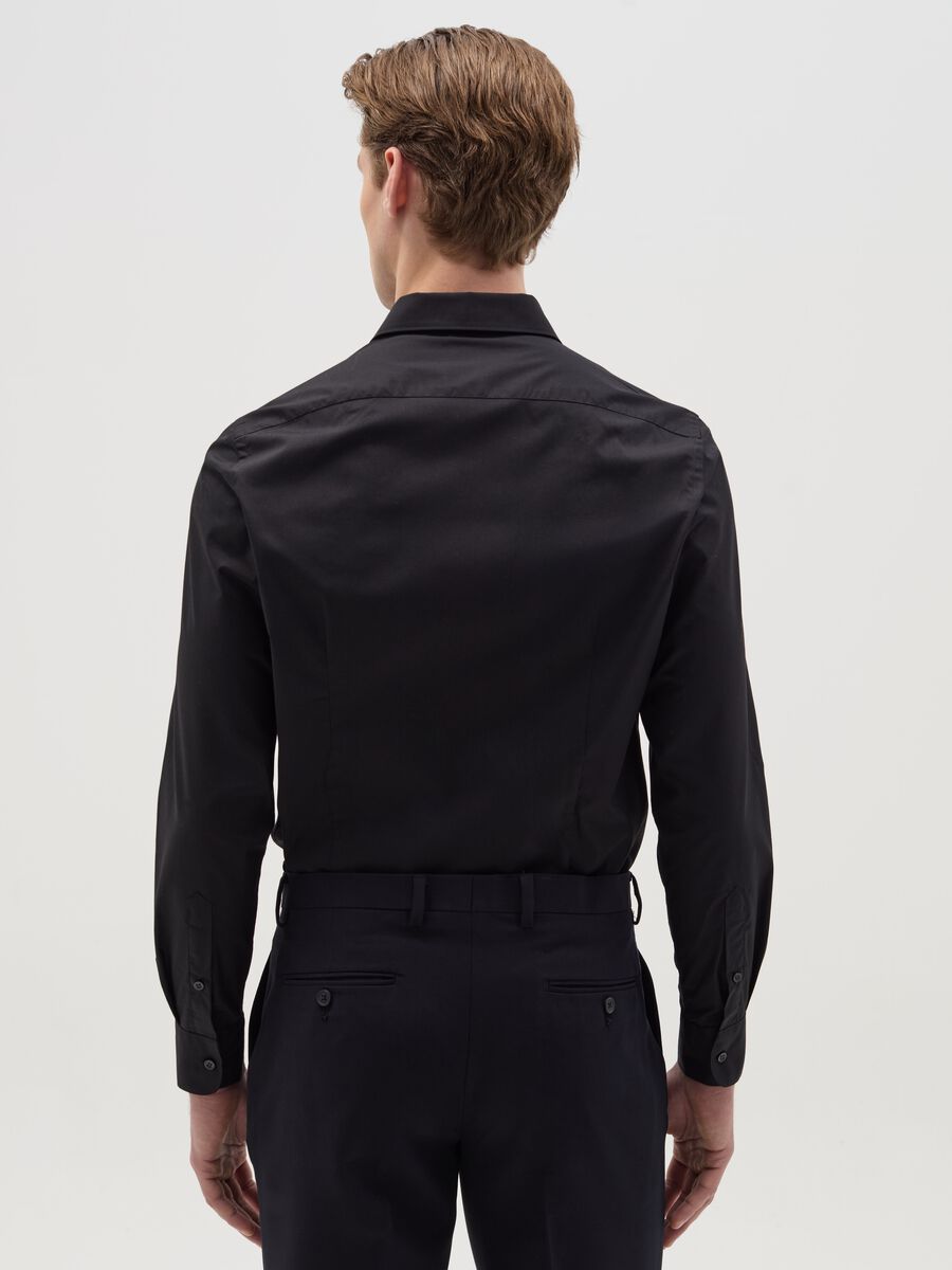 Slim-fit solid colour easy-iron shirt_1