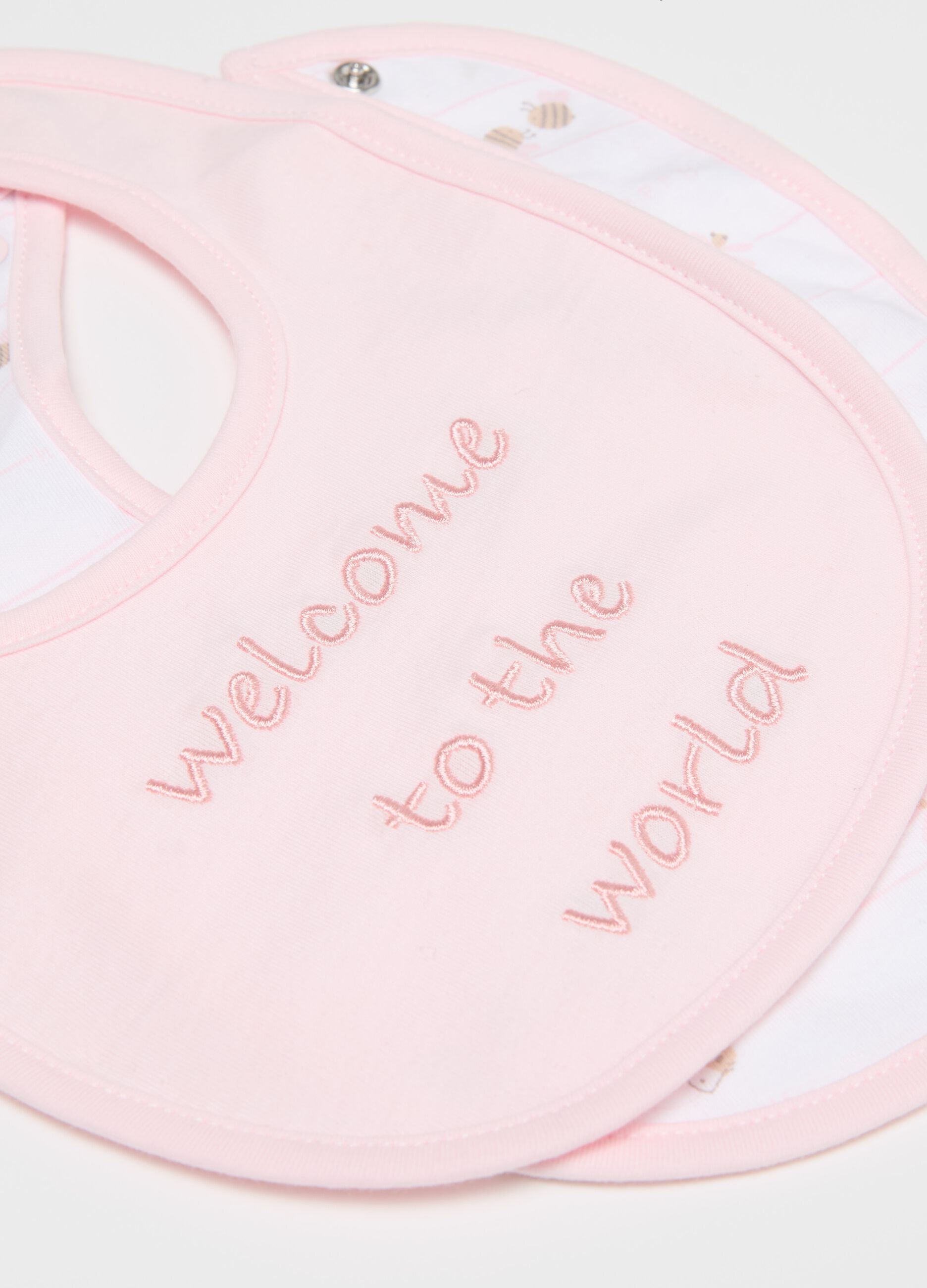 Bipack bavaglini con ricamo "Welcome to the World"