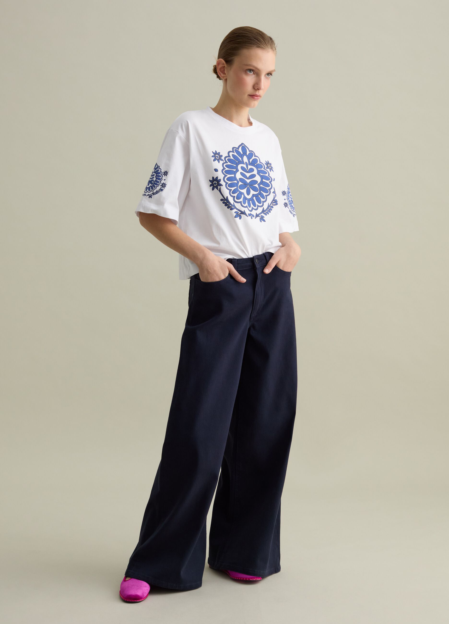 T-shirt with ethnic design print