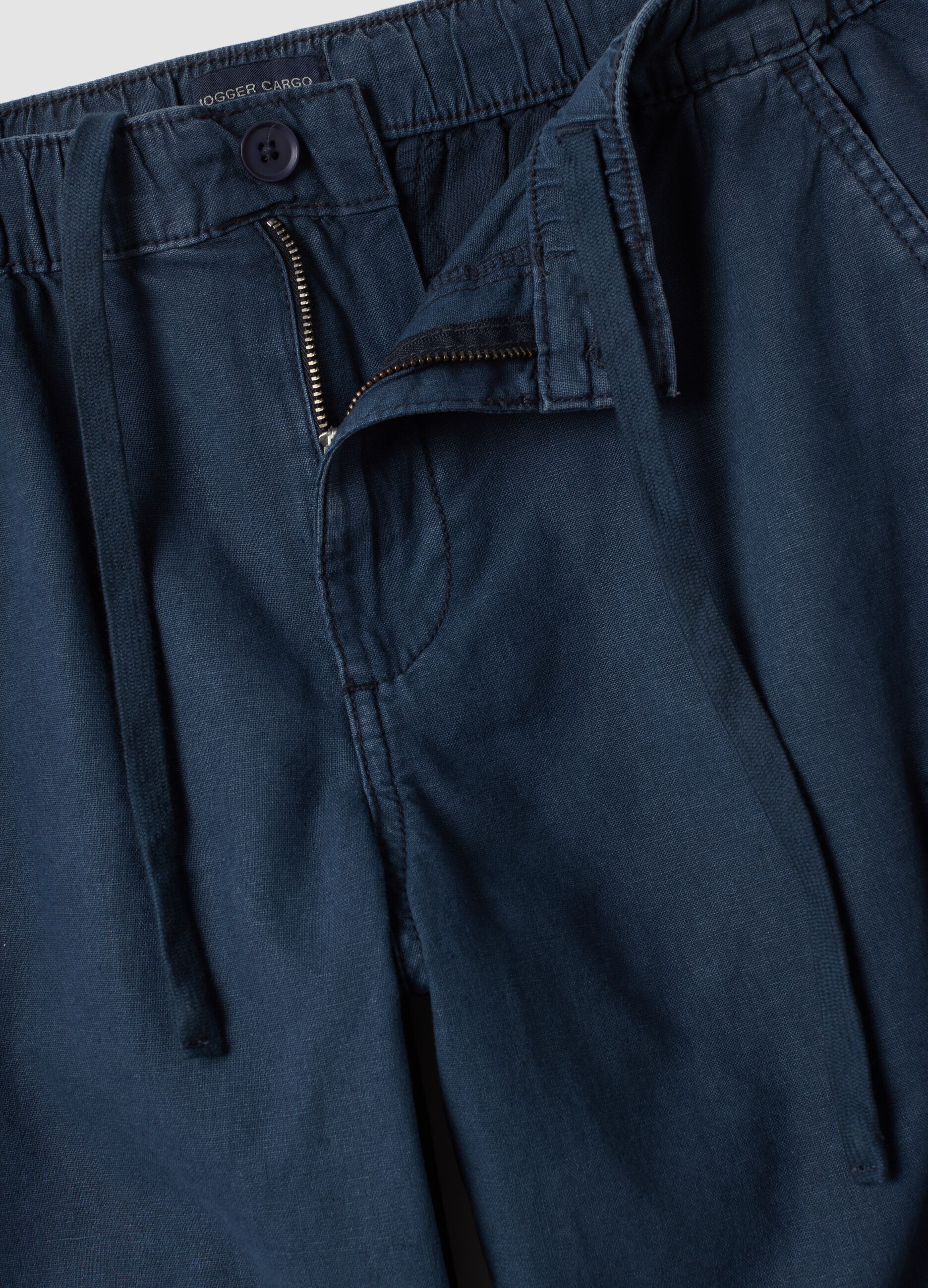 Blue linen and cotton blend cargo Bermuda shorts