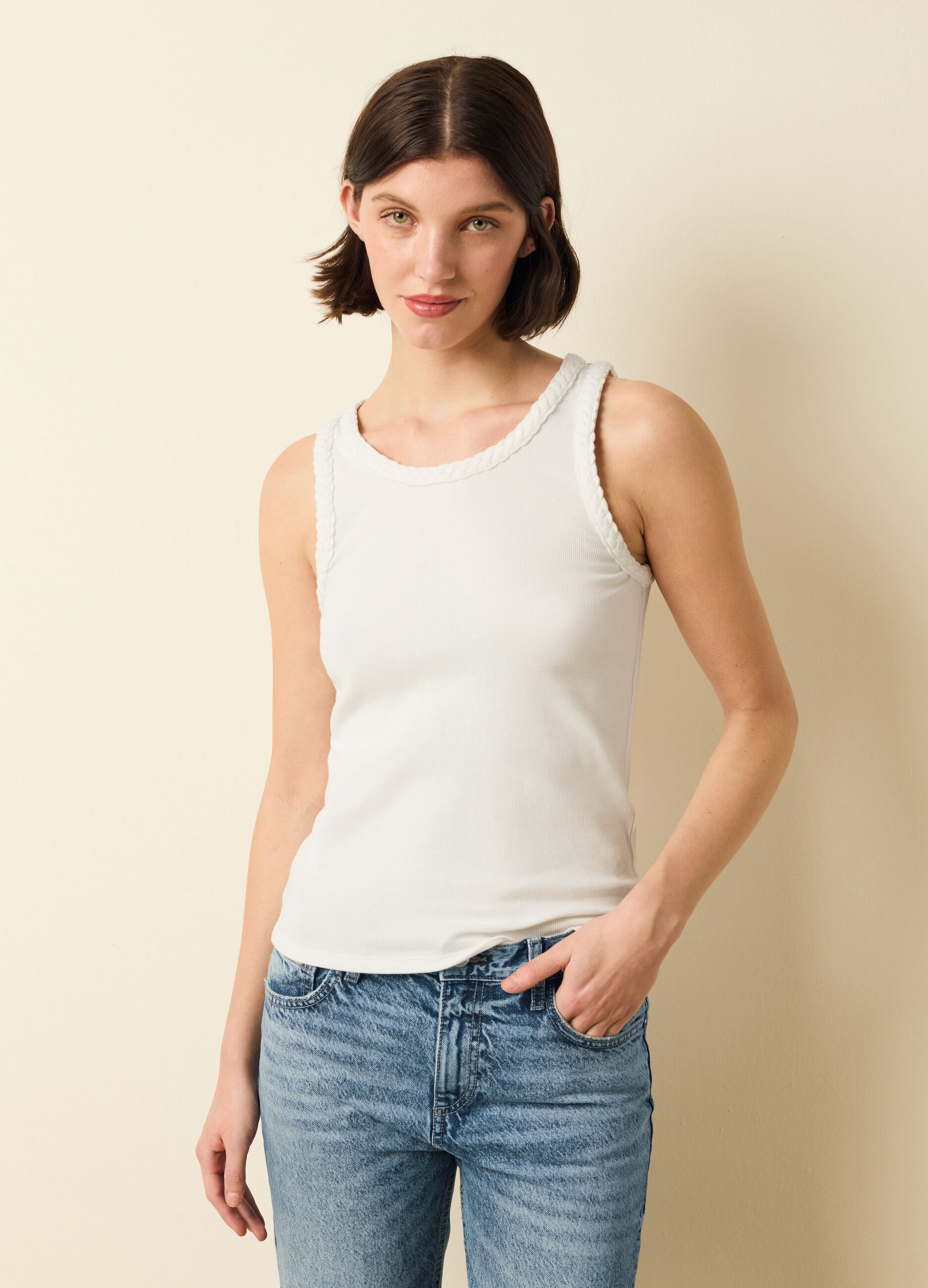 Ribbed tank top with braided trims