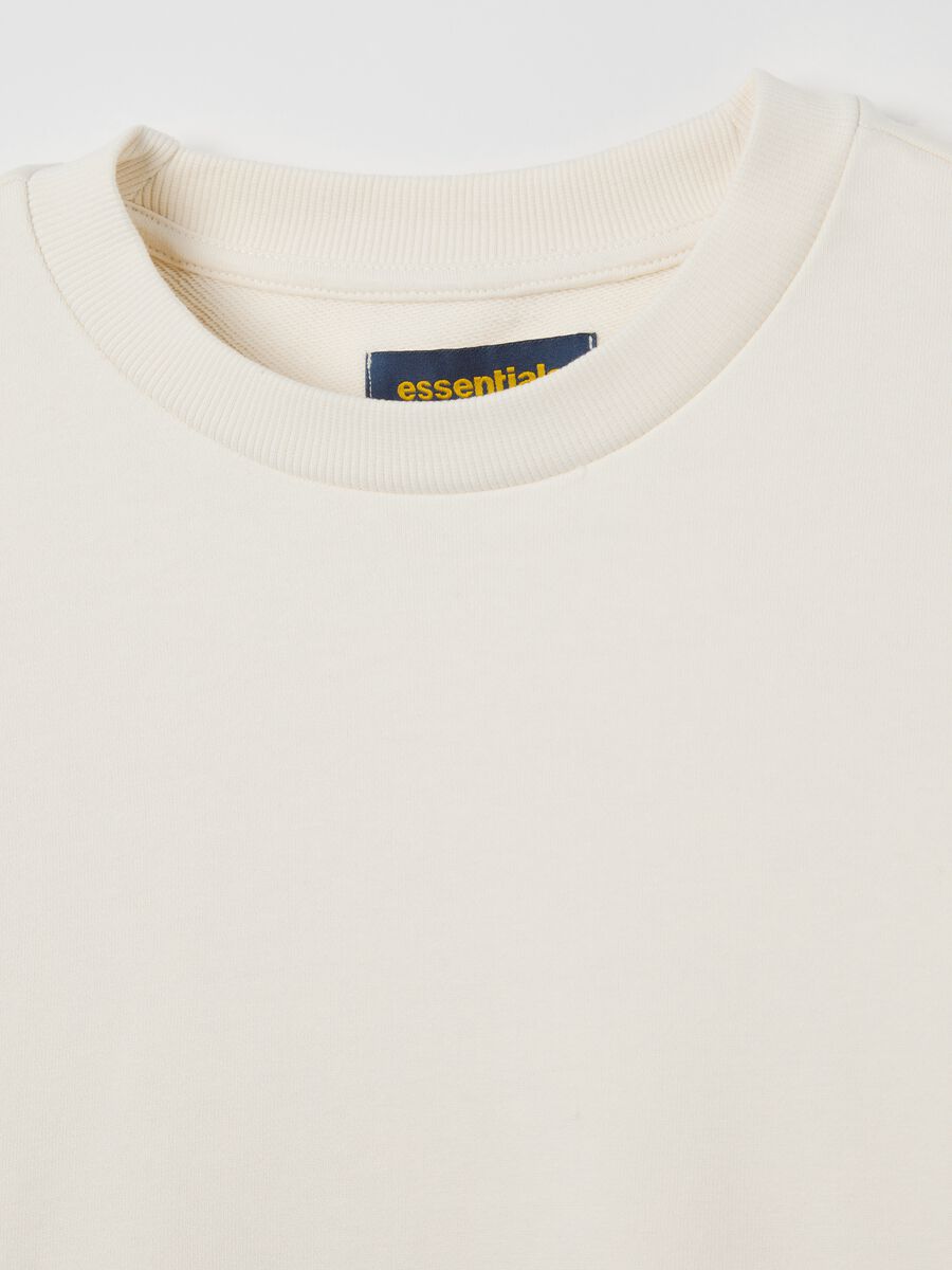 Essential sweatshirt with round neck_5
