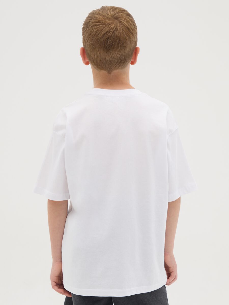 T-shirt da ragazzo in puro cotone bianca regular fit con stampa_1