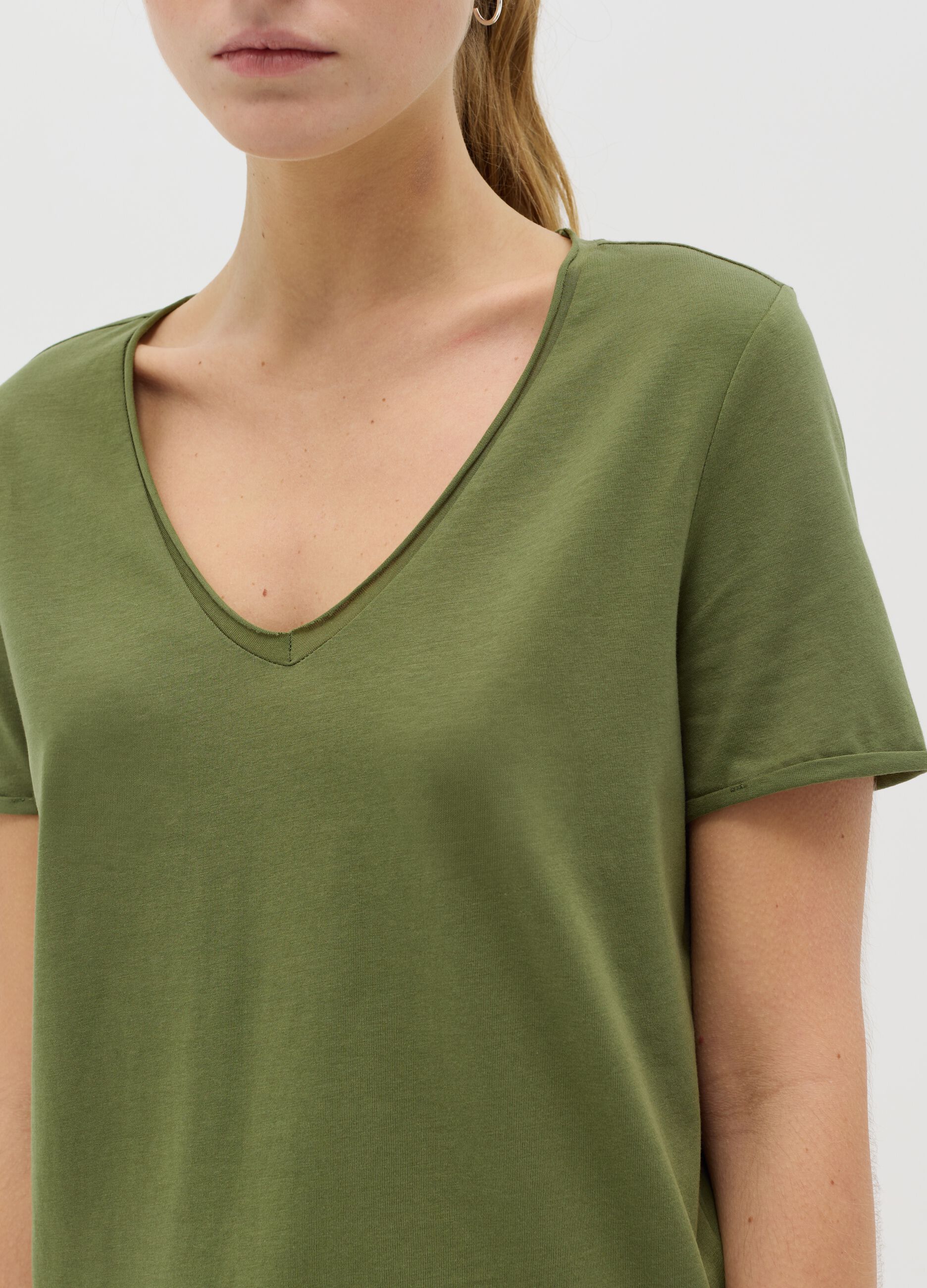 Green organic cotton T-shirt with V neck