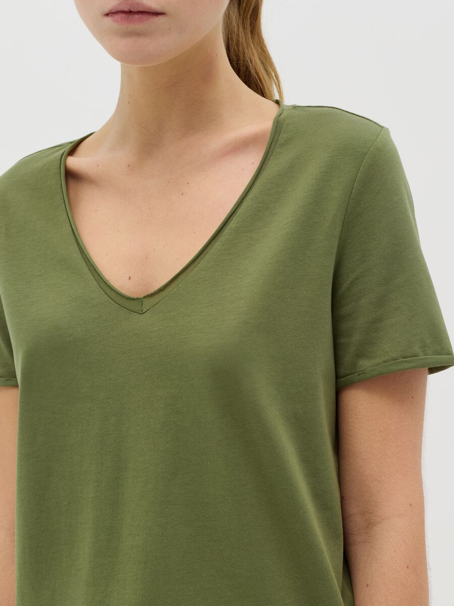 Green organic cotton T-shirt with V neck_2