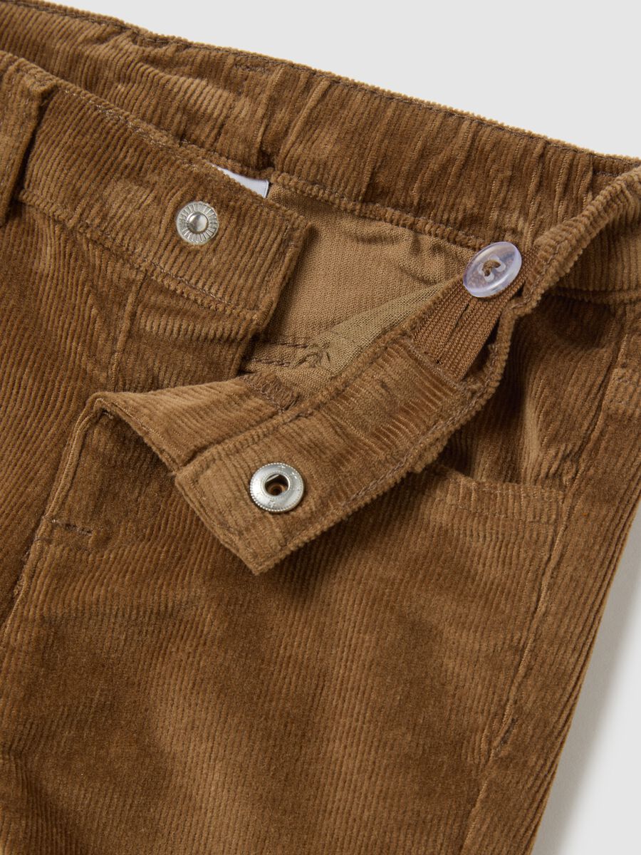 Pantaloni da bambino in cotone e velluto marroni_2
