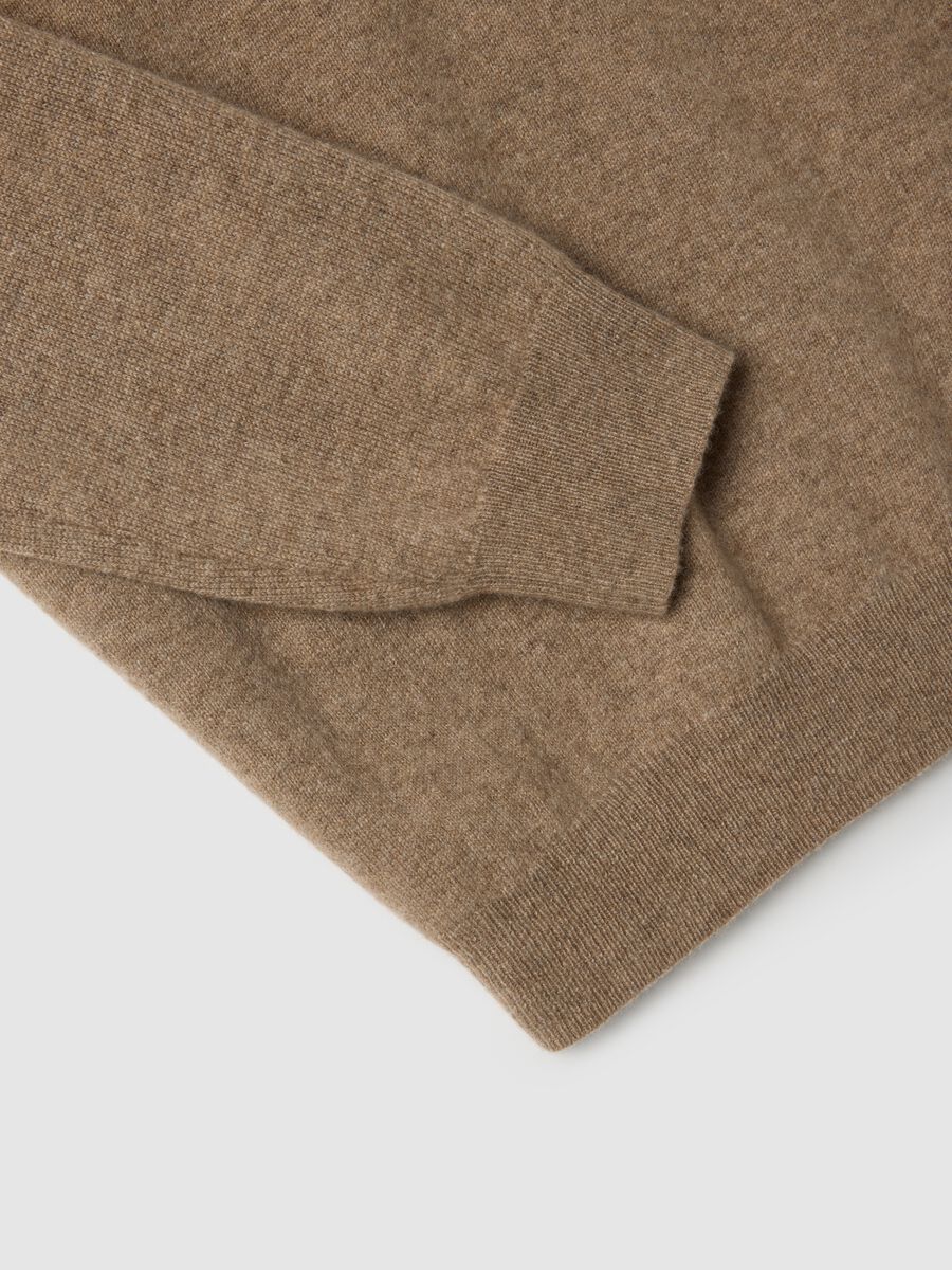 Beige crew neck pullover in pure cashmere regular fit_5
