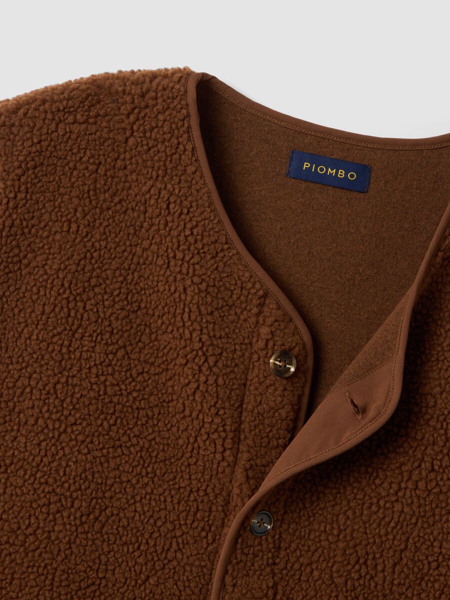 Light brown V-neck gilet with patch pockets_5