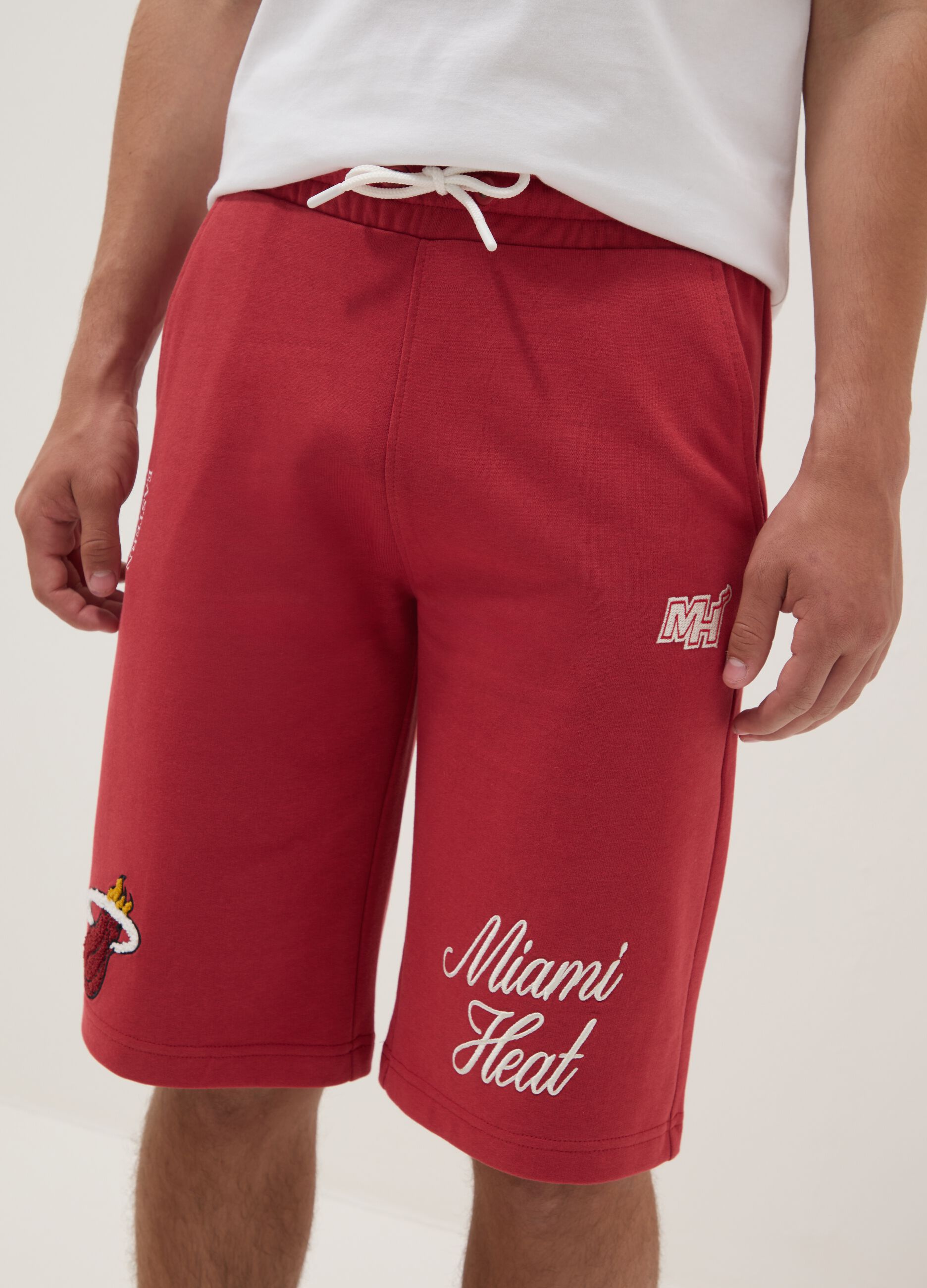 Red regular-fit cotton-blend shorts