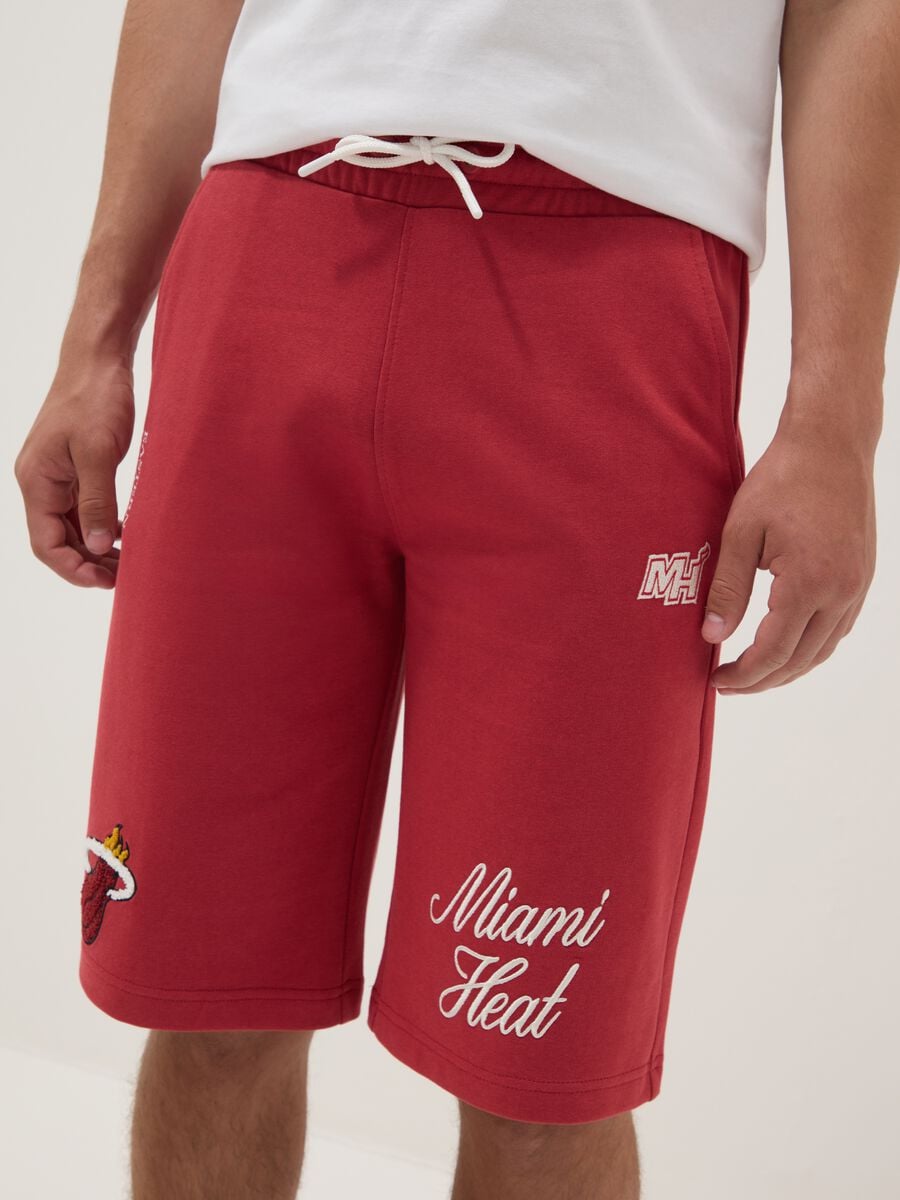 Red regular-fit cotton-blend shorts_2