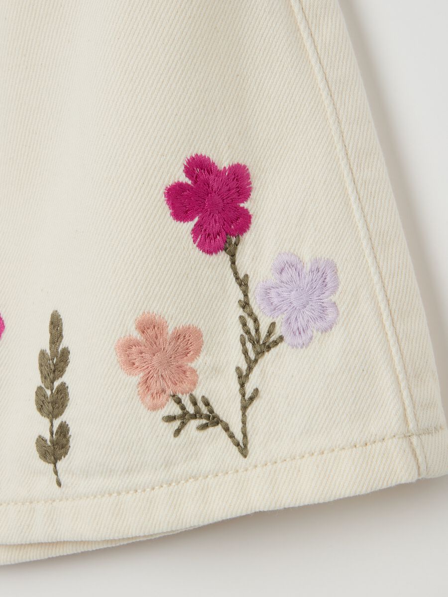 Paper bag skirt in drill with flowers embroidery_3