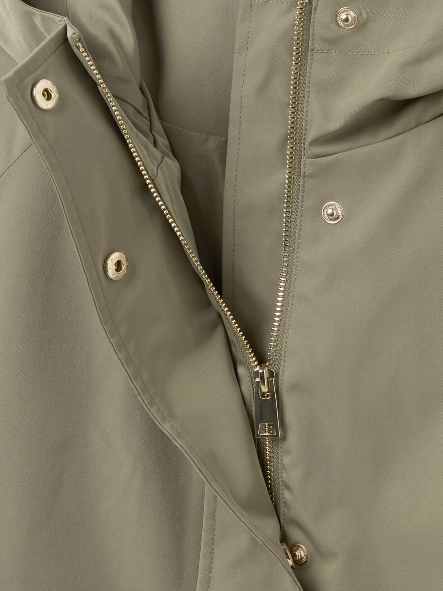 Curvy short jacket with hood_5