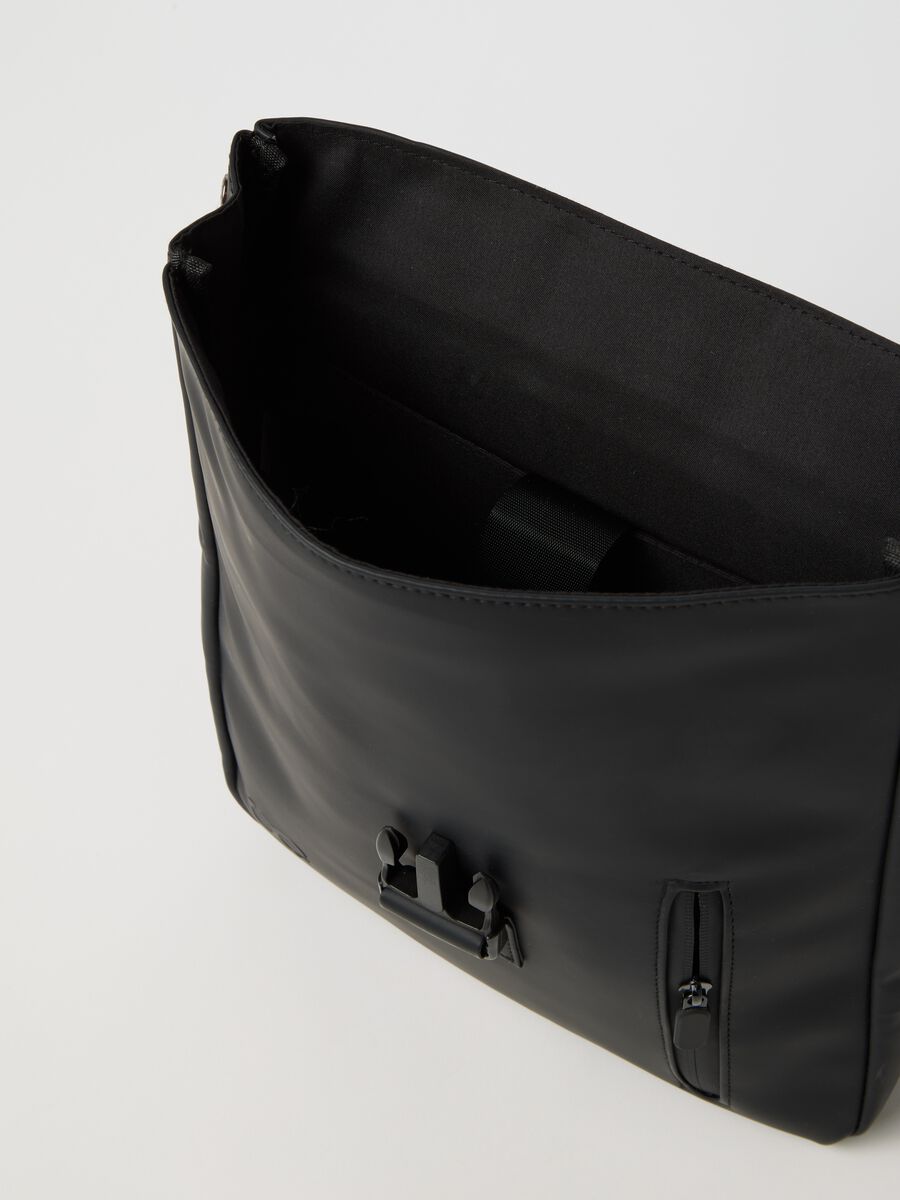 Small backpack with flap and buckle_2