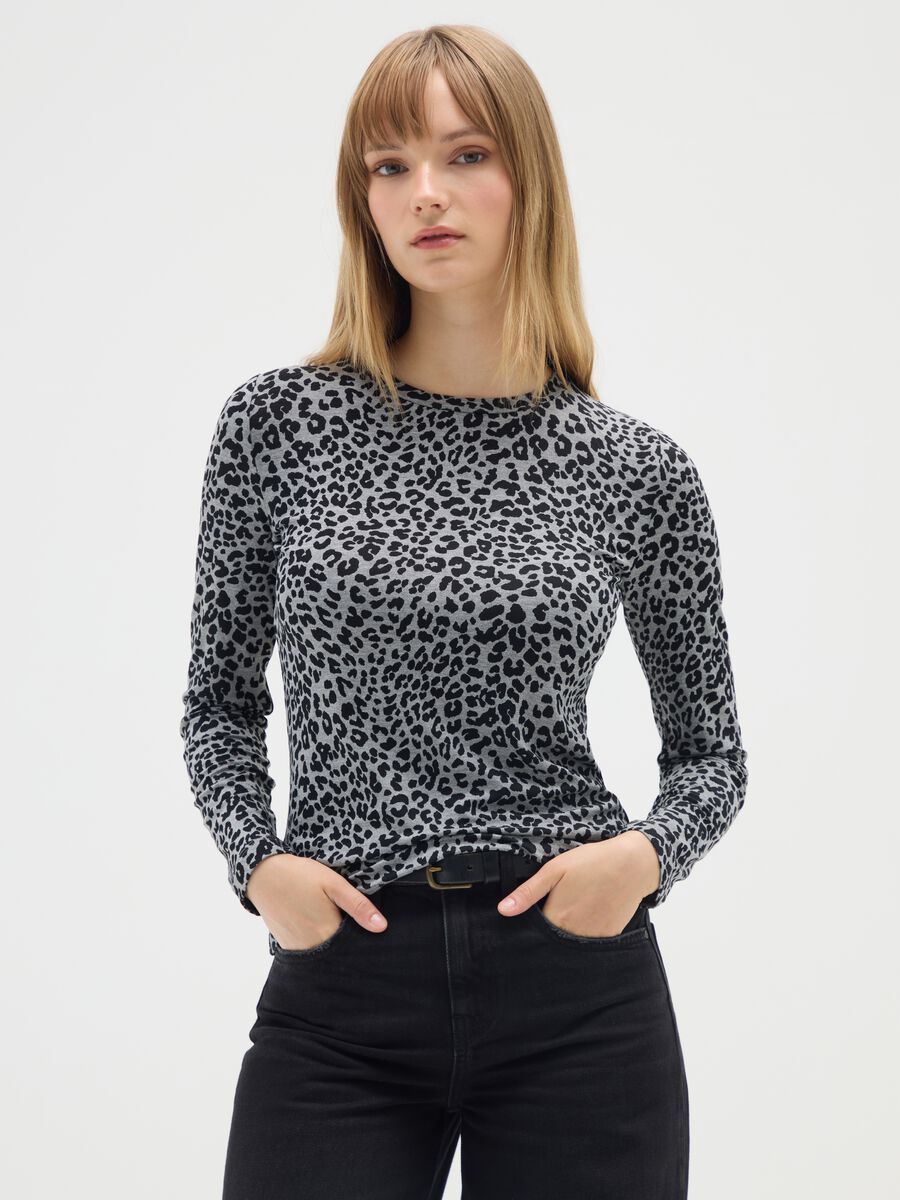 T-shirt grigia a maniche lunghe con stampa leopardata_0