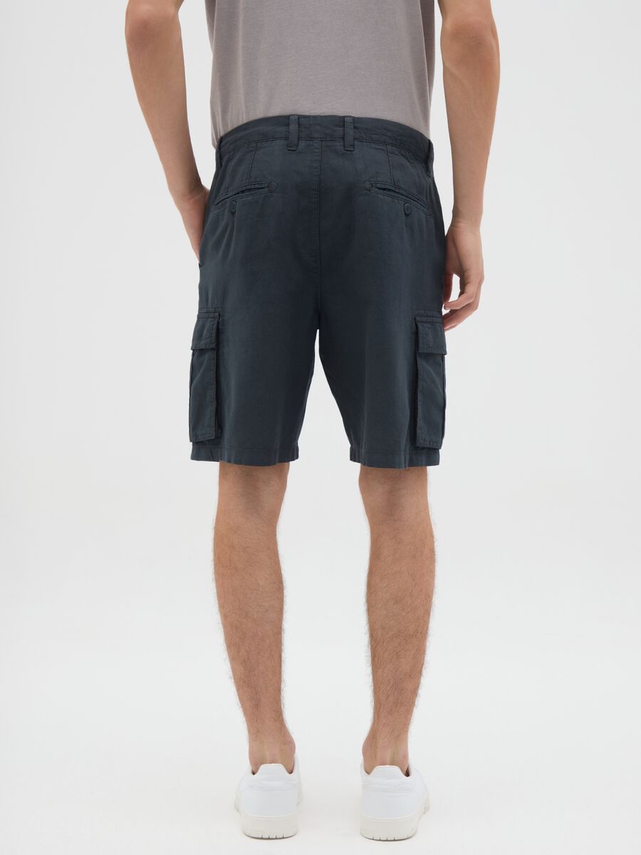 Men's black linen blend regular fit cargo shorts_3